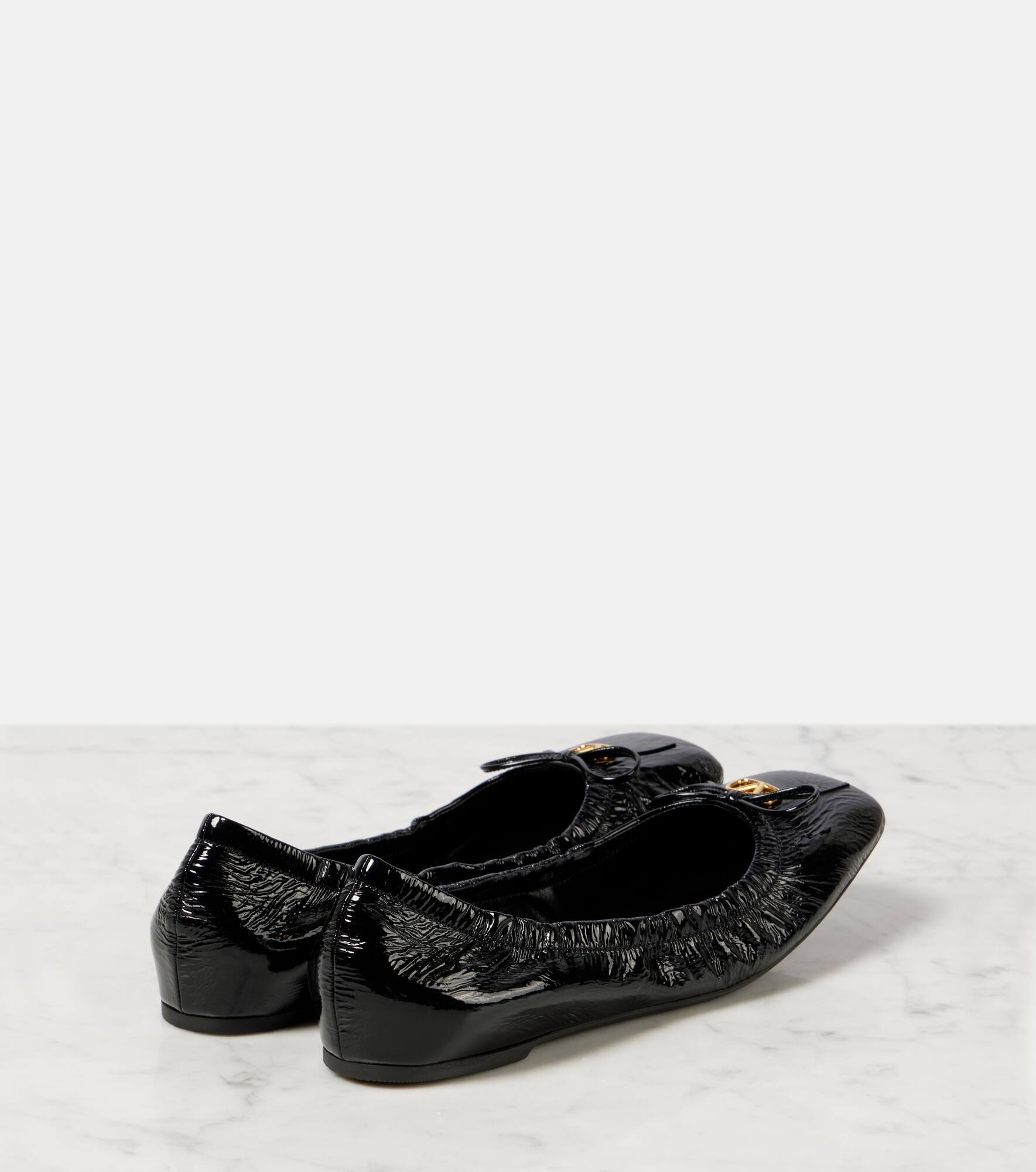 VLogo Signature patent leather ballet flats - 3