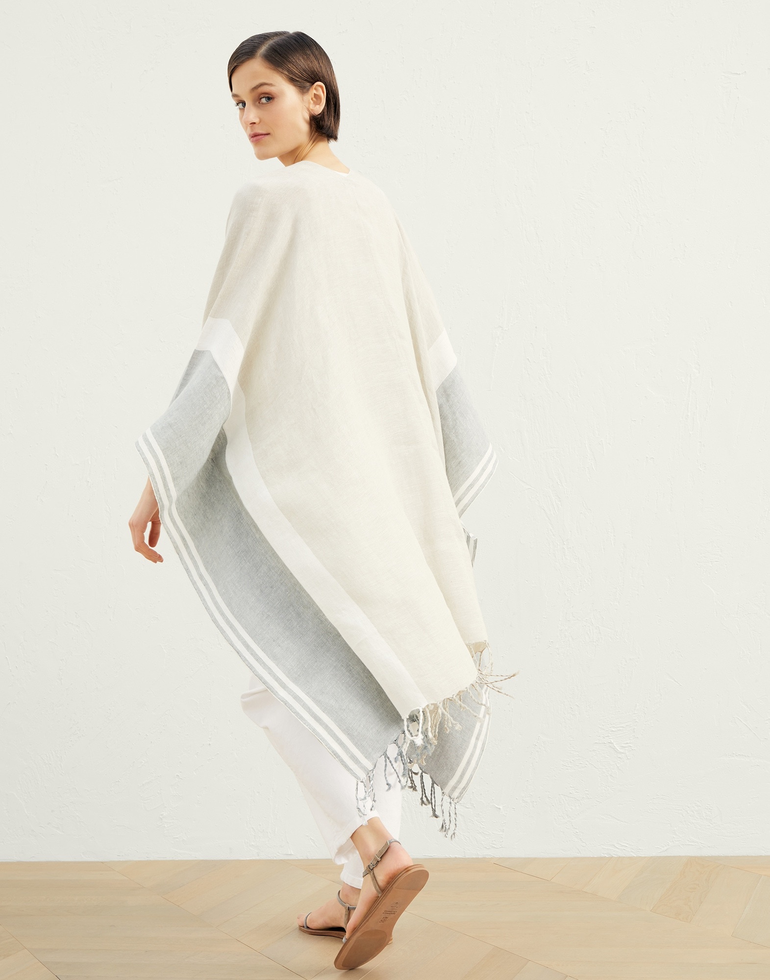 Linen shawl with stripes - 2