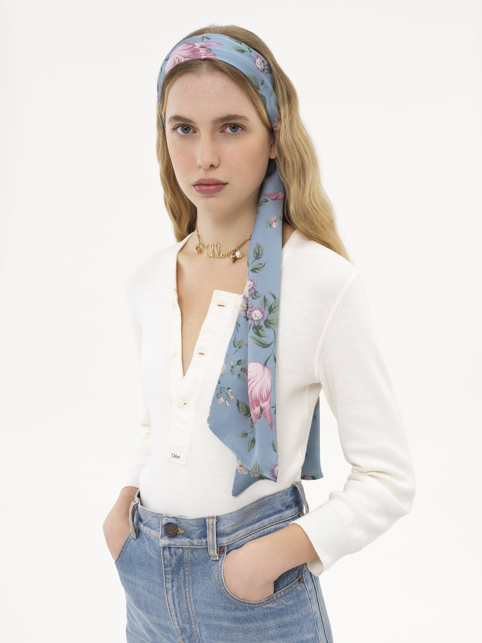 THE CHLOÉ PEONIES WIDE BANDEAU SCARF IN SILK CHARMEUSE - 5