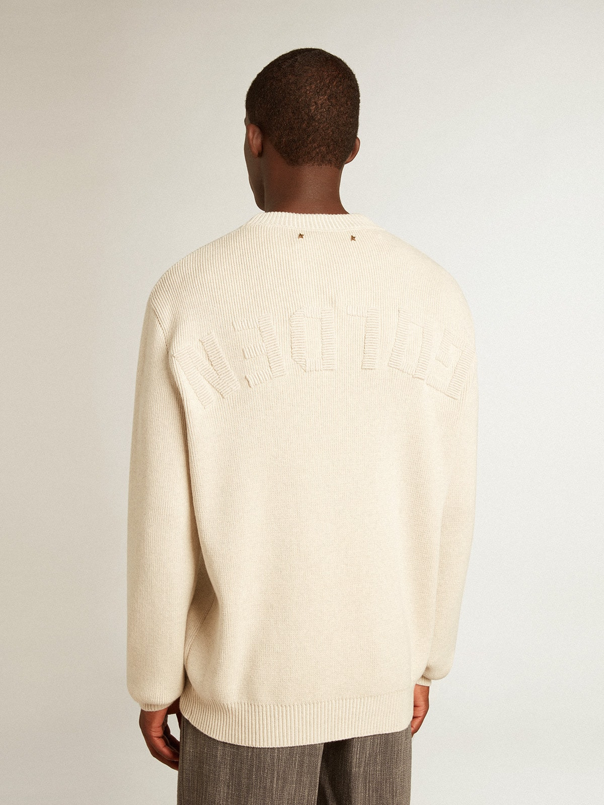 Men’s round-neck sweater in panama-colored cotton with logo on the back - 4