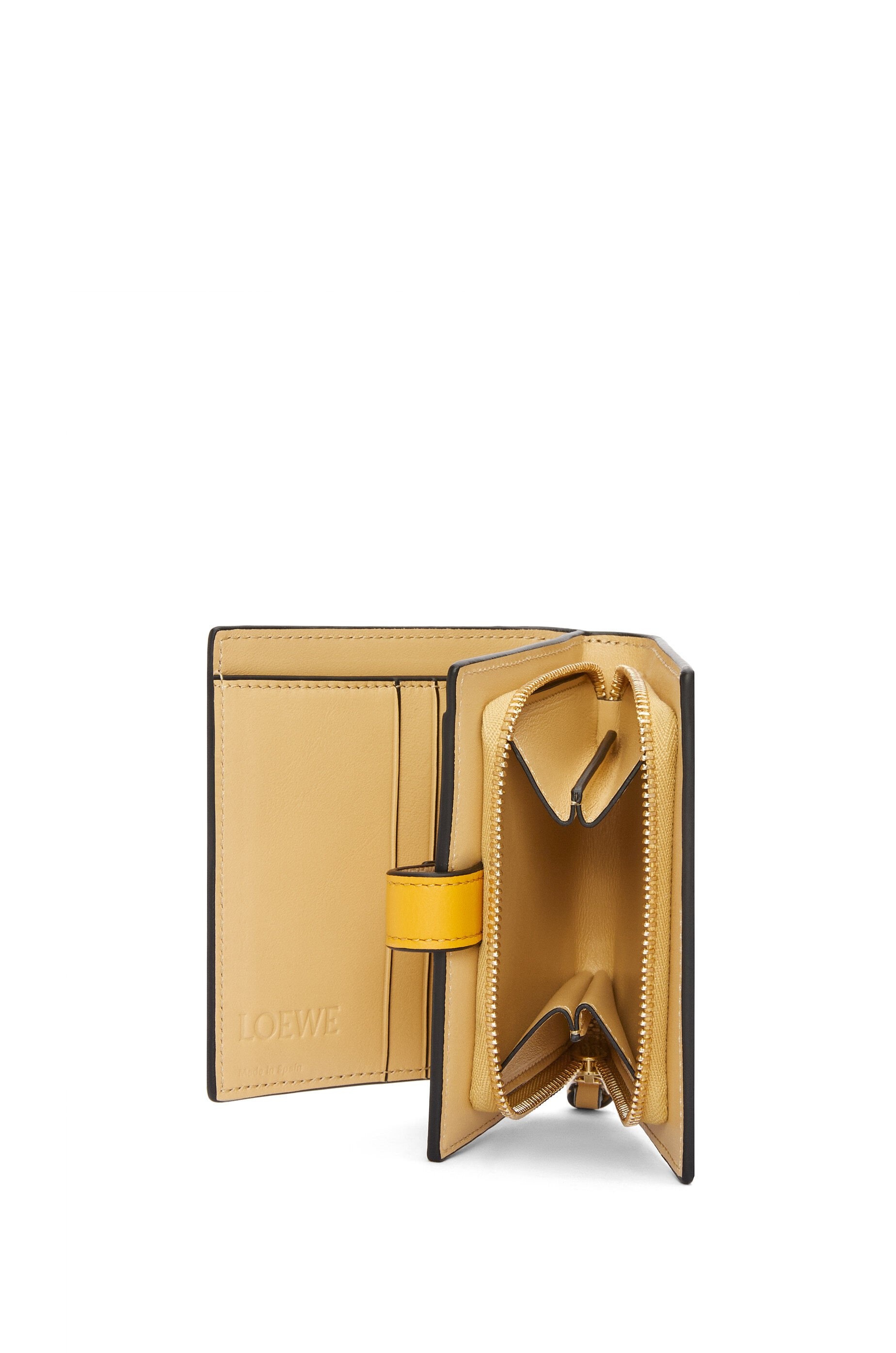 Compact zip wallet in soft grained calfskin - 3