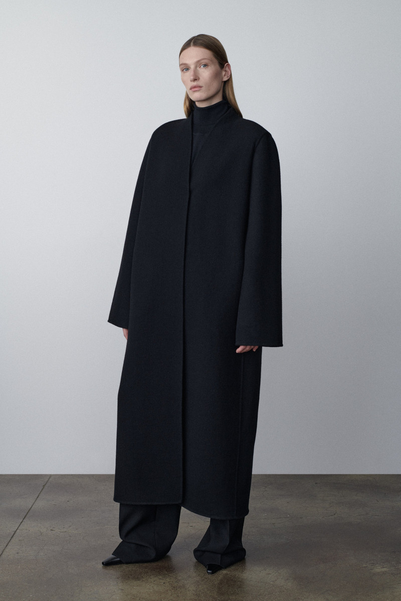 Ceren Coat in Virgin Wool and Cashmere 5