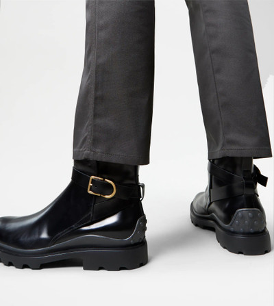 Tod's ANKLE BOOTS IN LEATHER - BLACK outlook