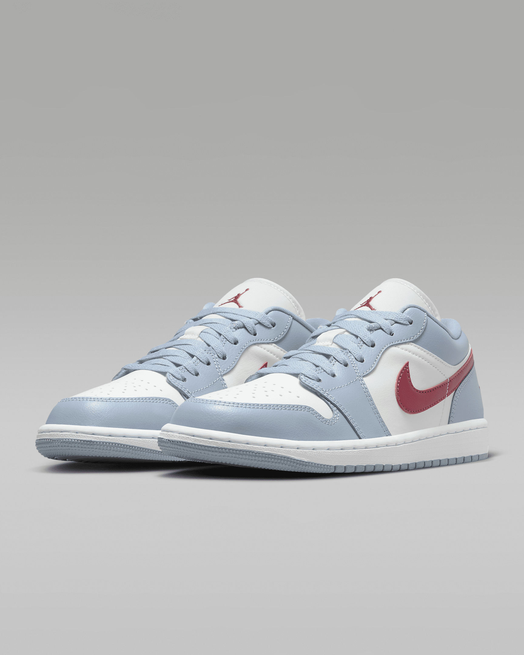 Air Jordan 1 Low Women's Shoes - 5