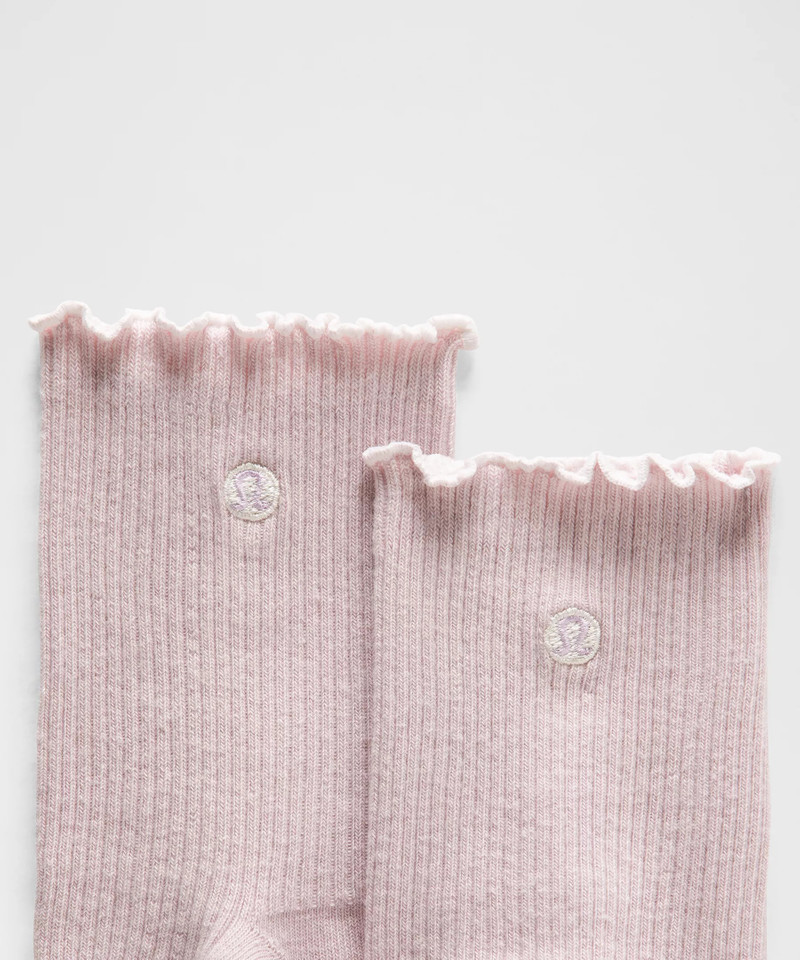 lululemon Unisex Lettuce Edge Quarter Socks outlook