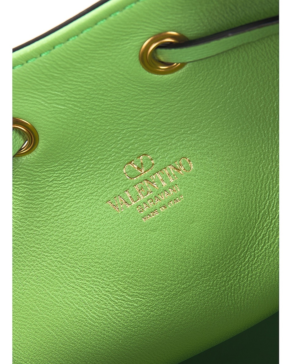 V Logo Signature Pouch - 6