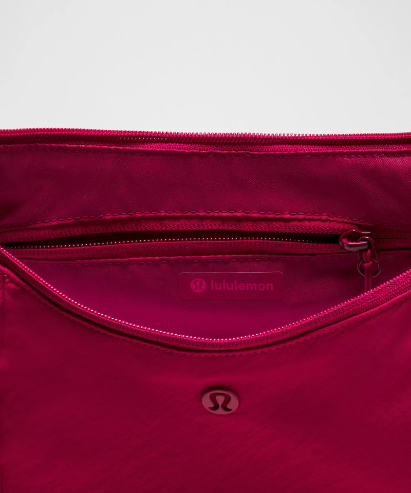 Slouchy Sling Bag 6L 5