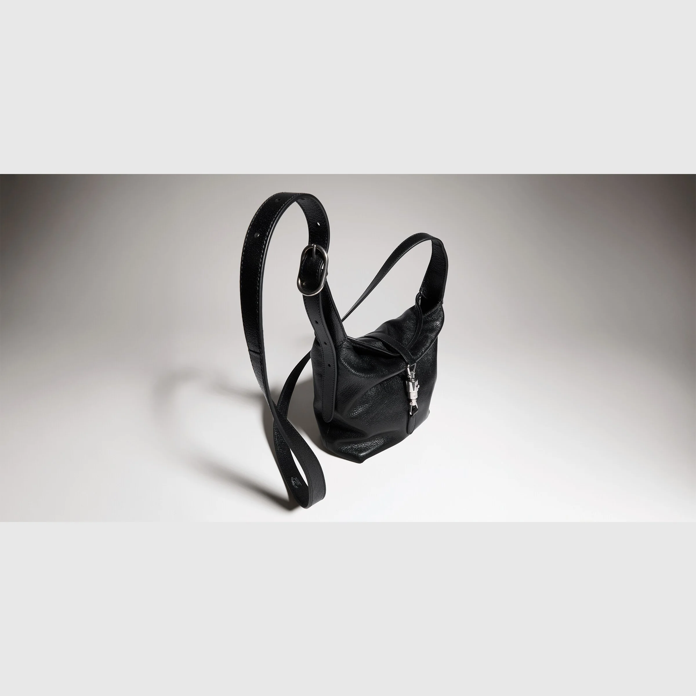 Mini bag with piston closure - 1