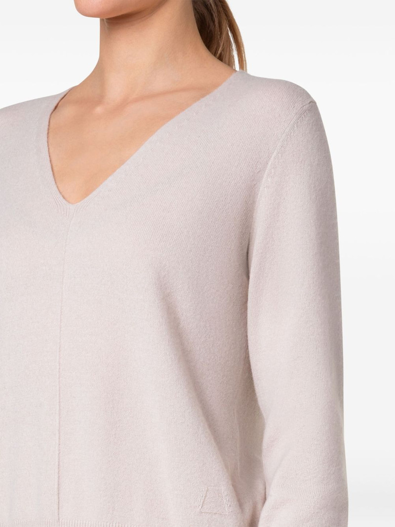 V-neck panelled sweater 3