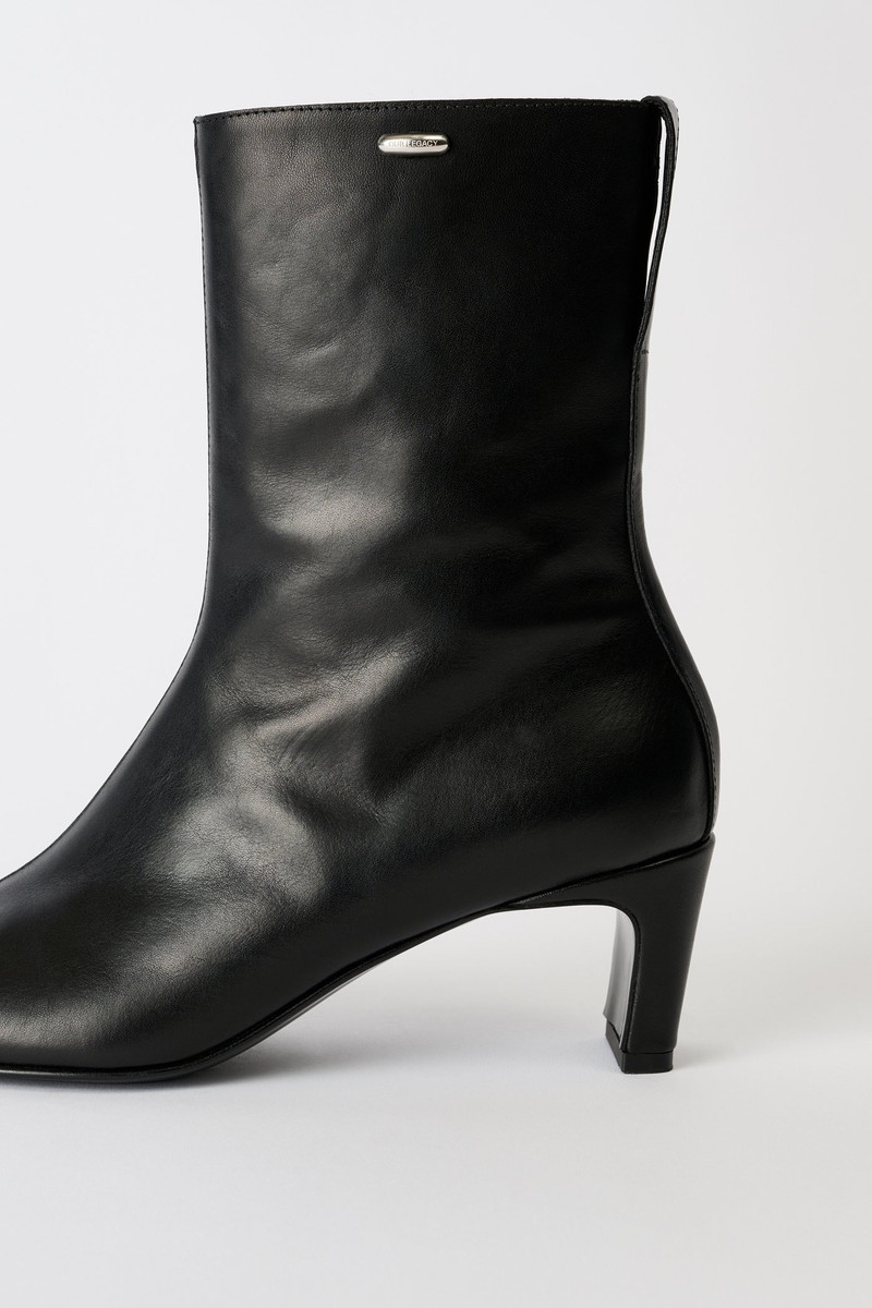 Karasu Heel Black Tensile Cattle Hide 3