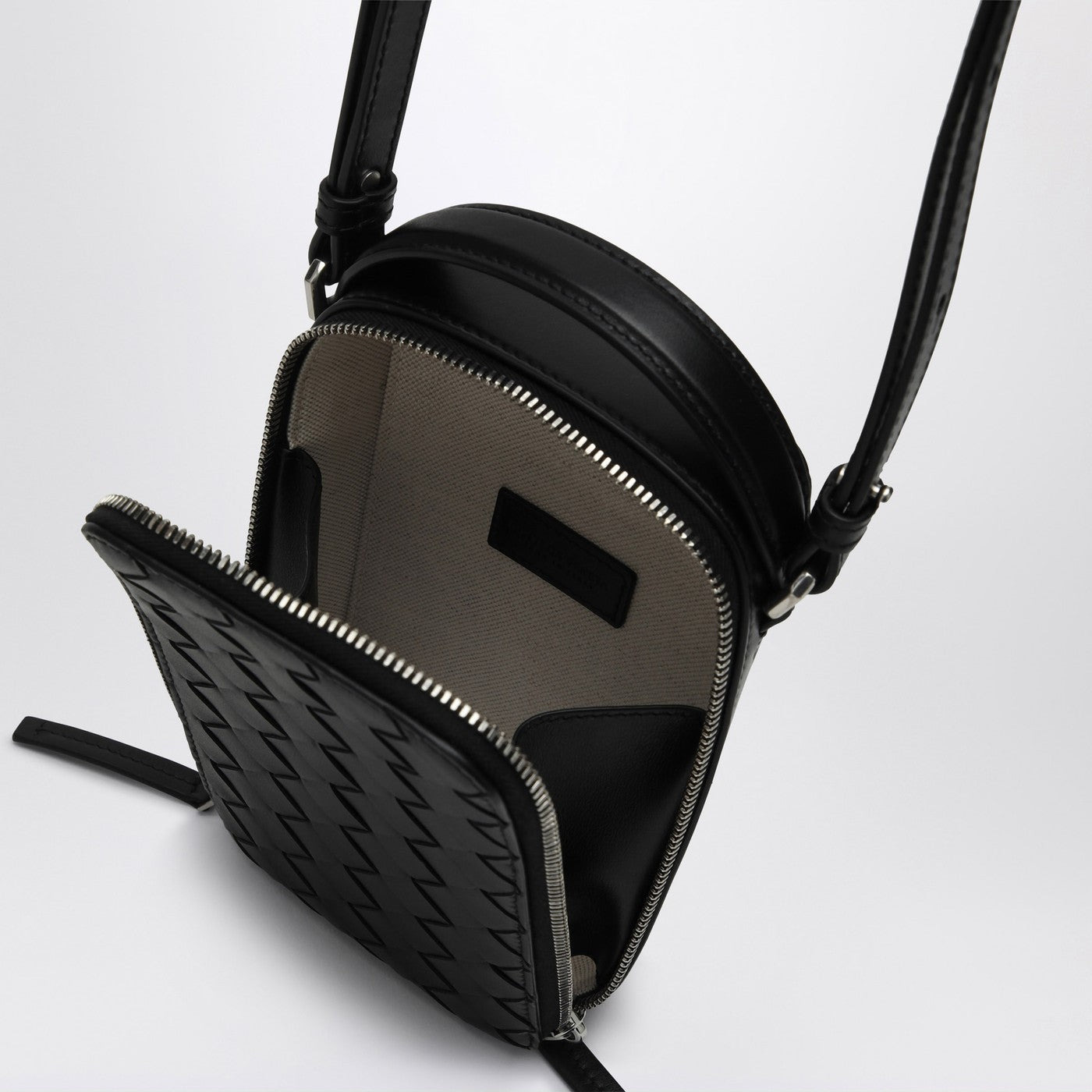 Bottega Veneta Men Getaway Smartphone Case In Black Intrecciato - 4