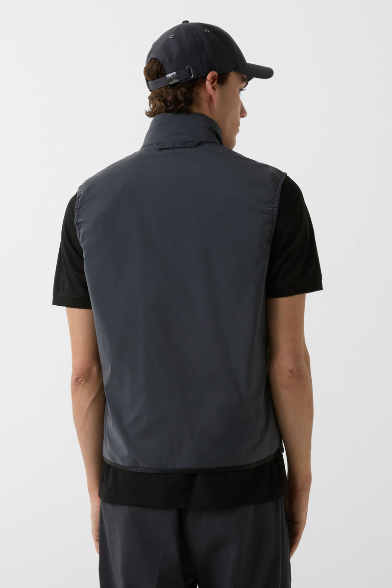 Jonny Lightweight vest in Dark gray 3