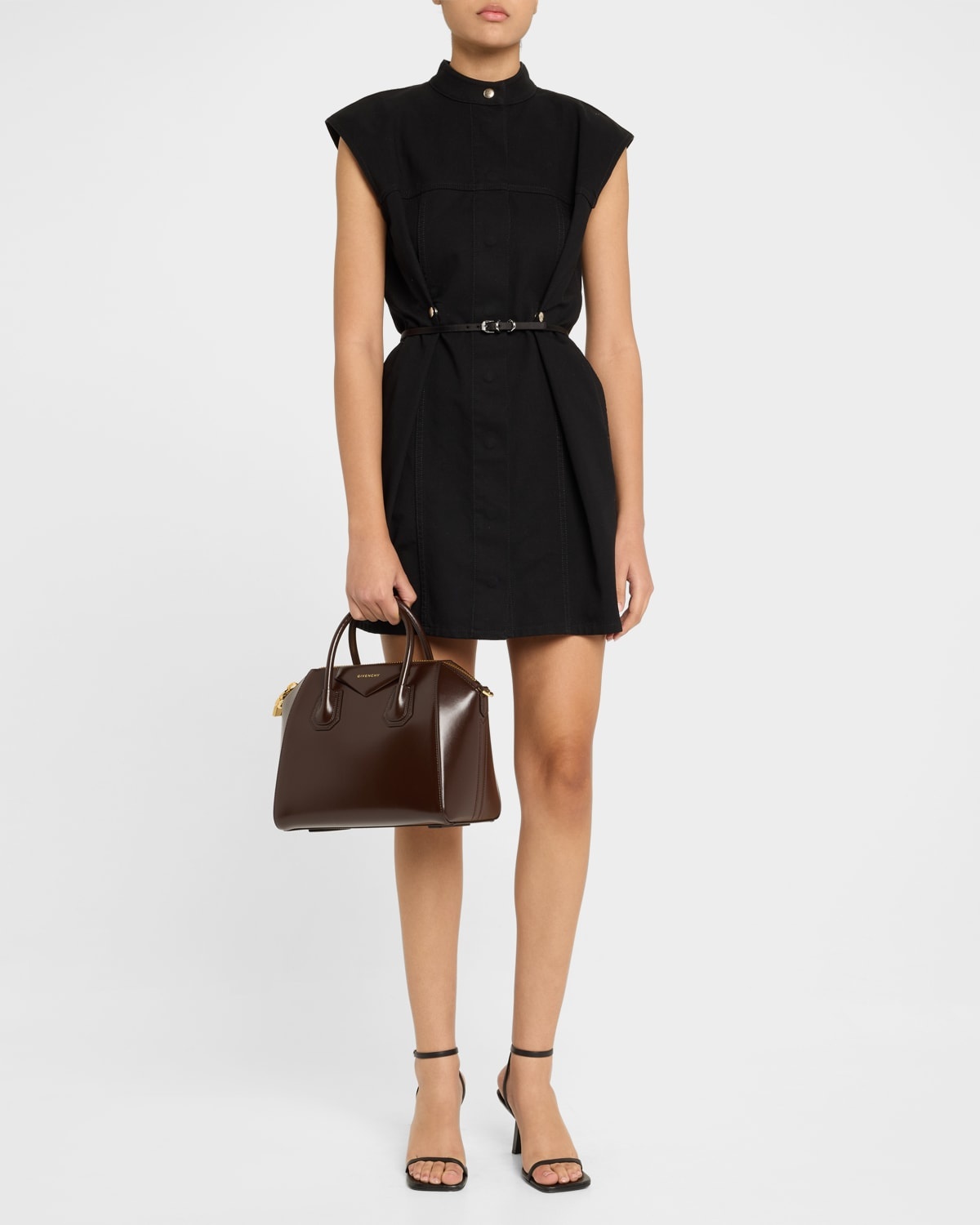 Antigona Small Top Handle Bag in Box Leather - 6