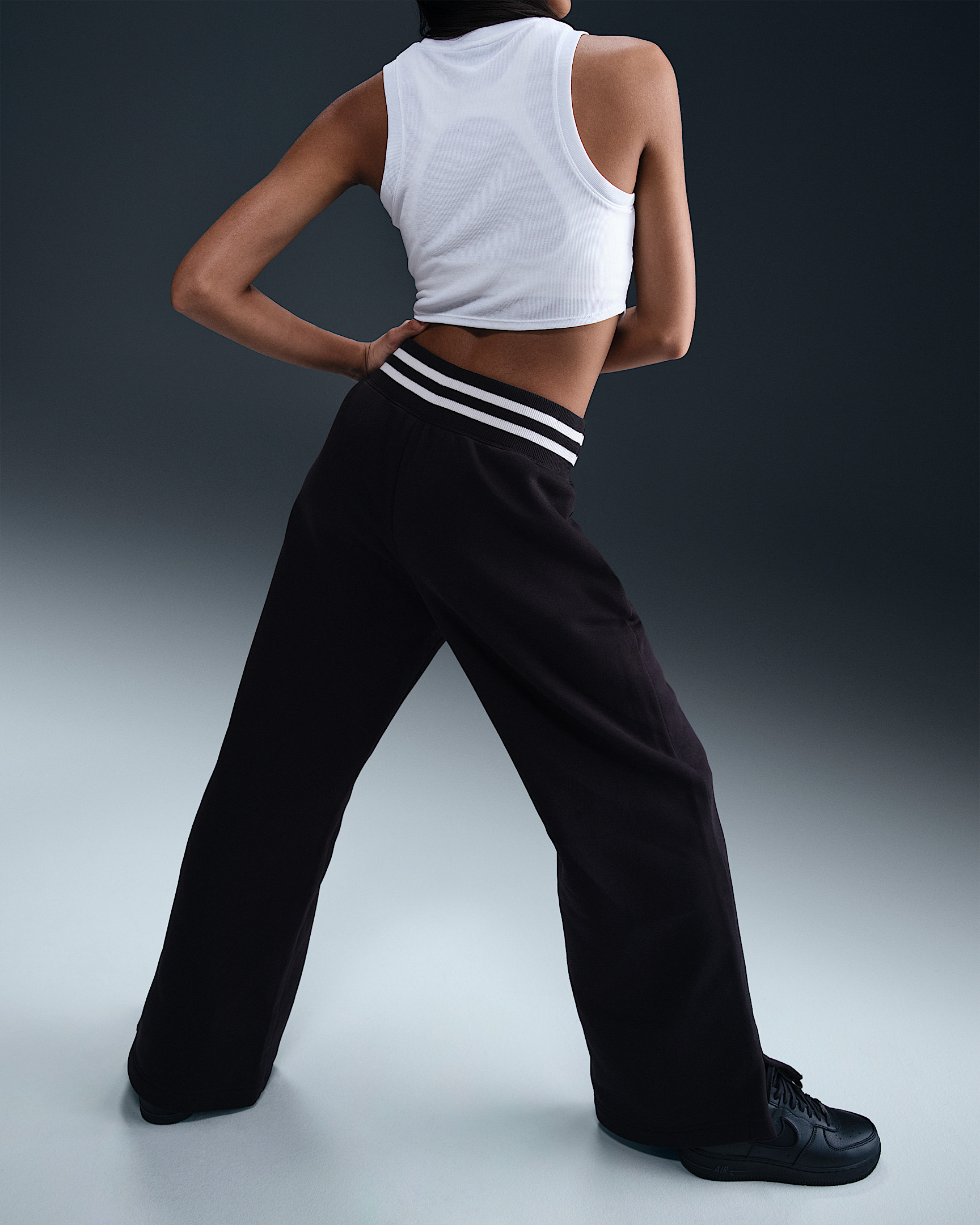 Nike Sportswear Phoenix Fleece Women's High-Waisted Wide-Leg Graphic Pants - 3