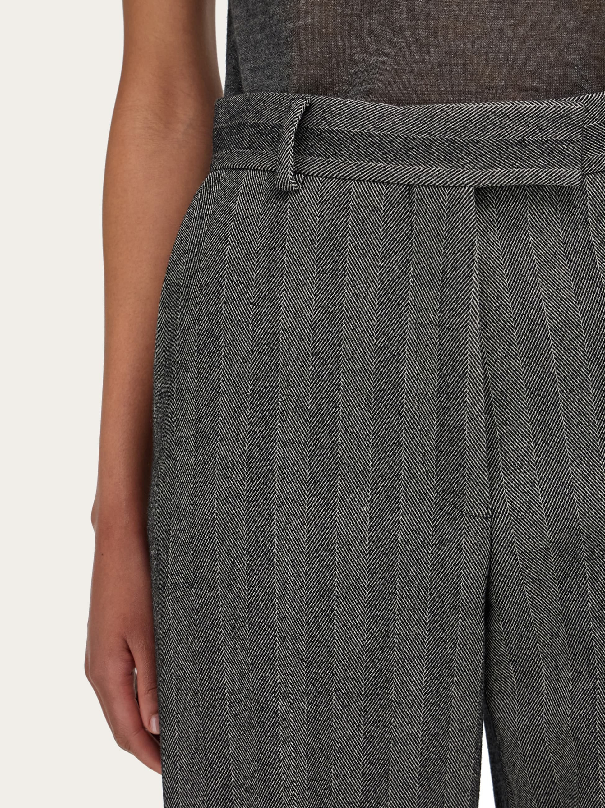 Tailored trouser in chevron - 5