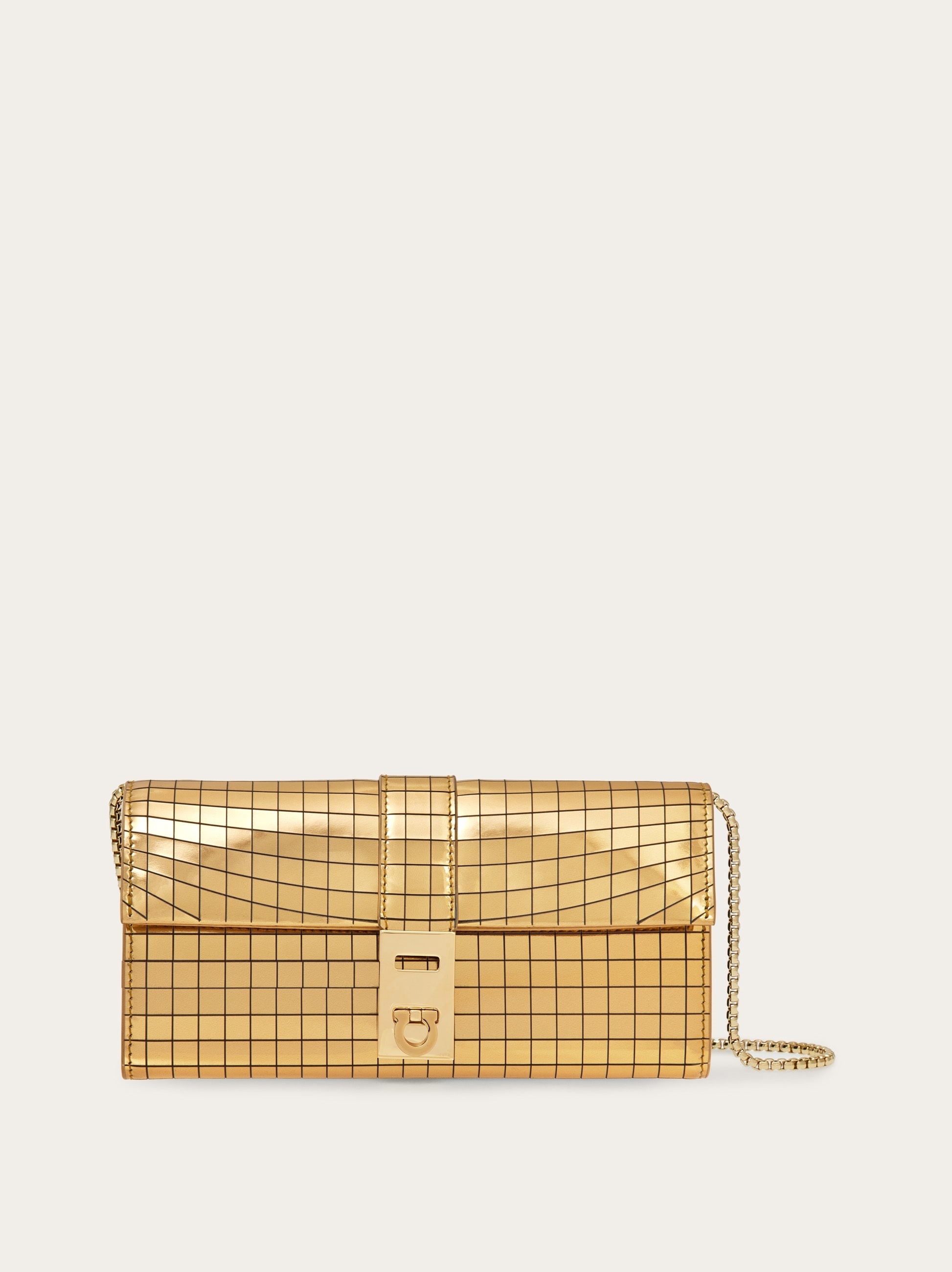 Hug wallet with chain - 1