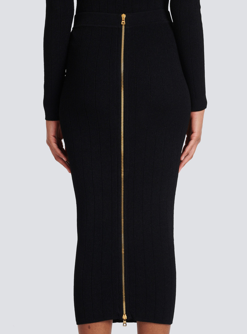 Mid-length knit skirt 8