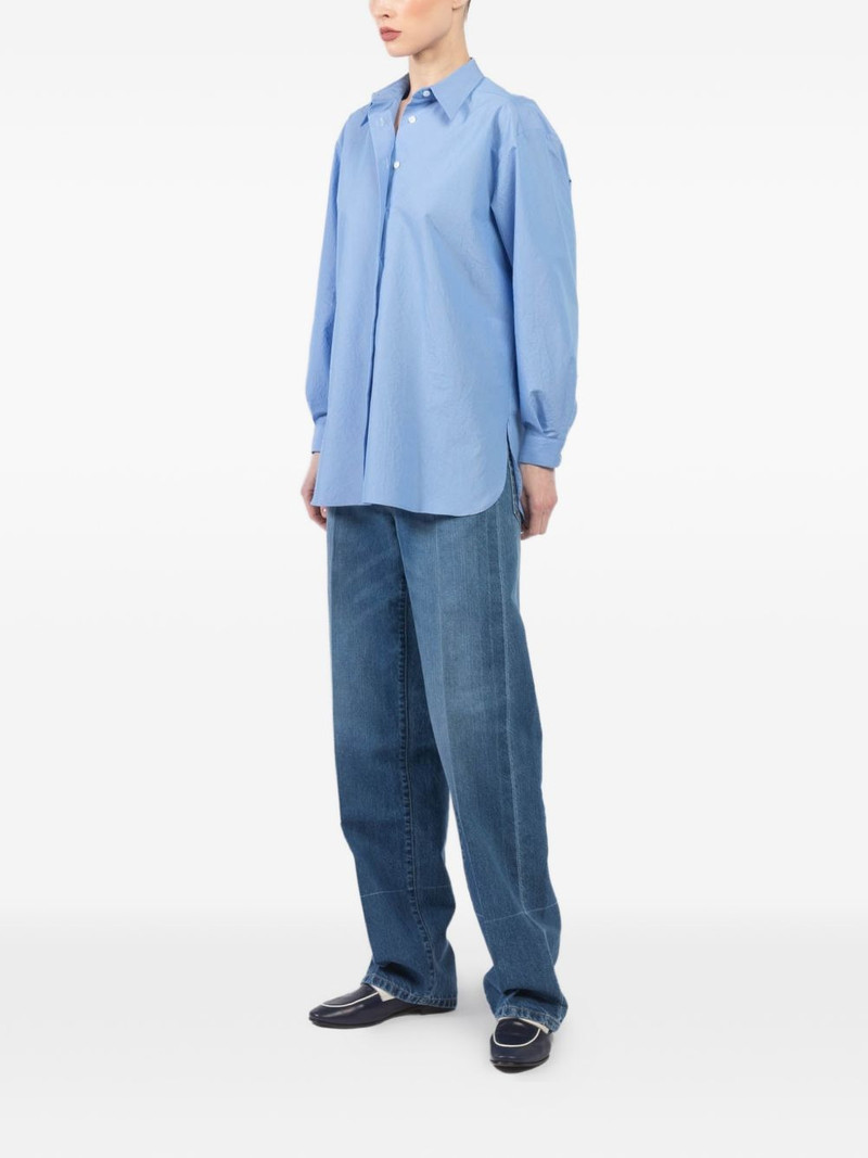 long-sleeved buttoned shirt 3