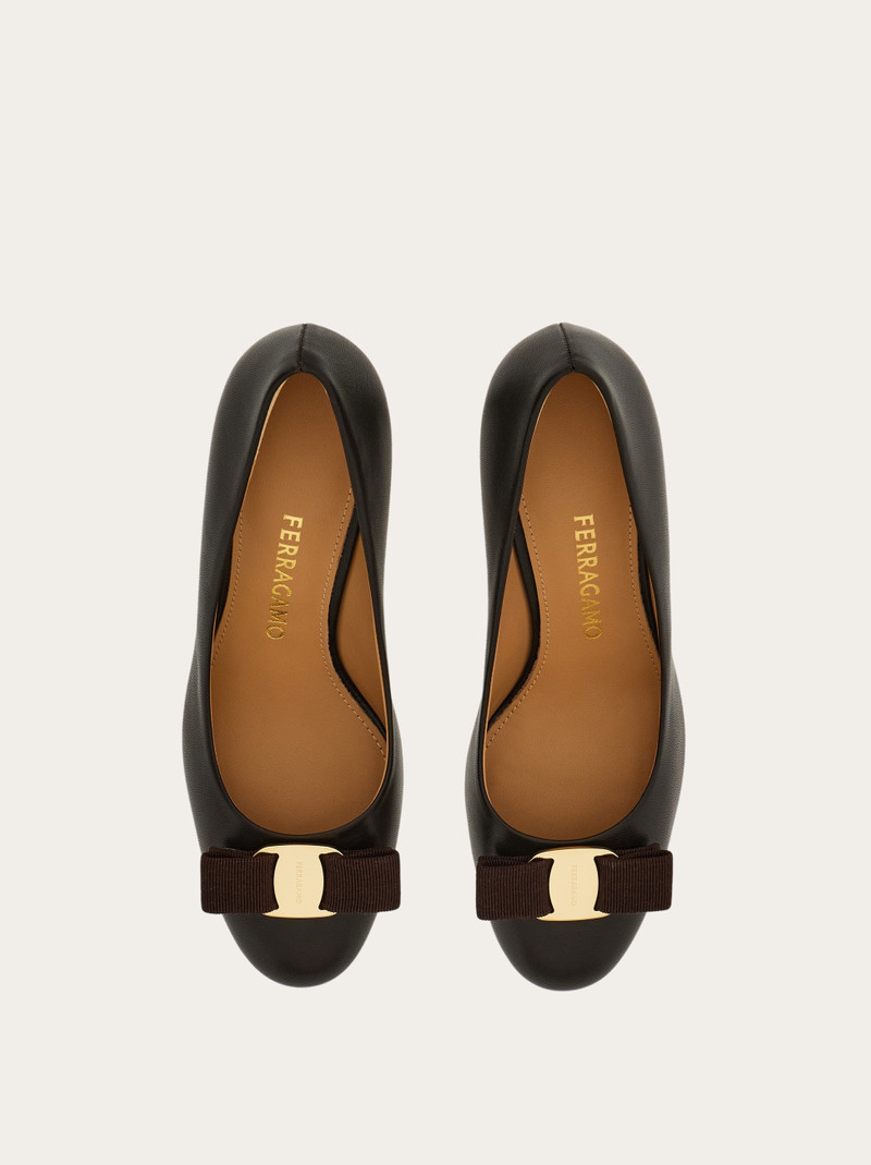 FERRAGAMO Vara bow pump outlook
