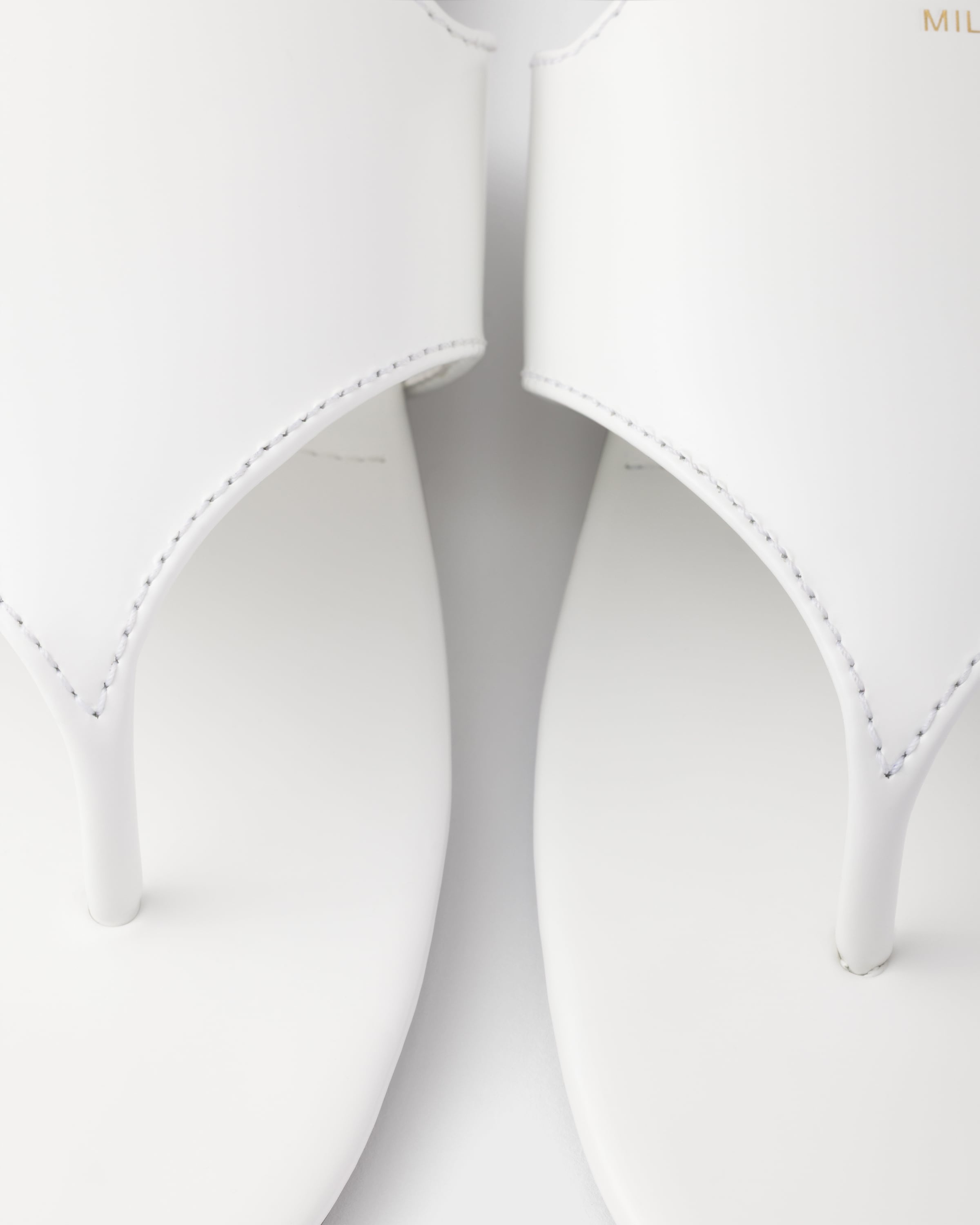 Brushed leather thong sandals - 5