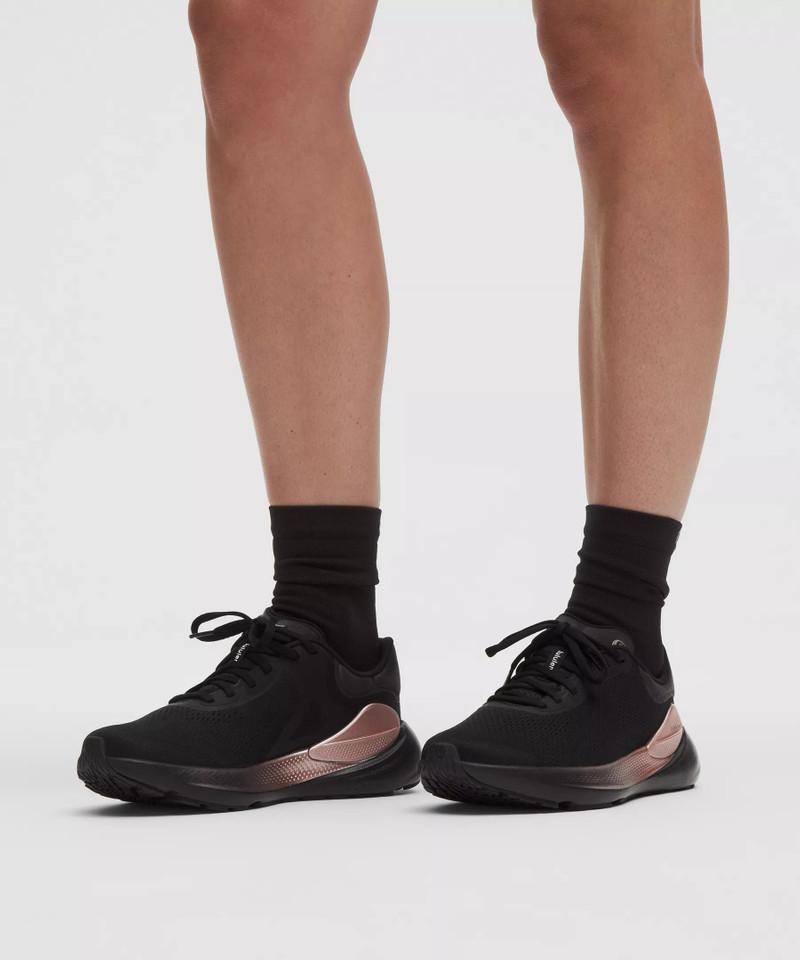 lululemon Women's Beyondfeel Running Shoe outlook