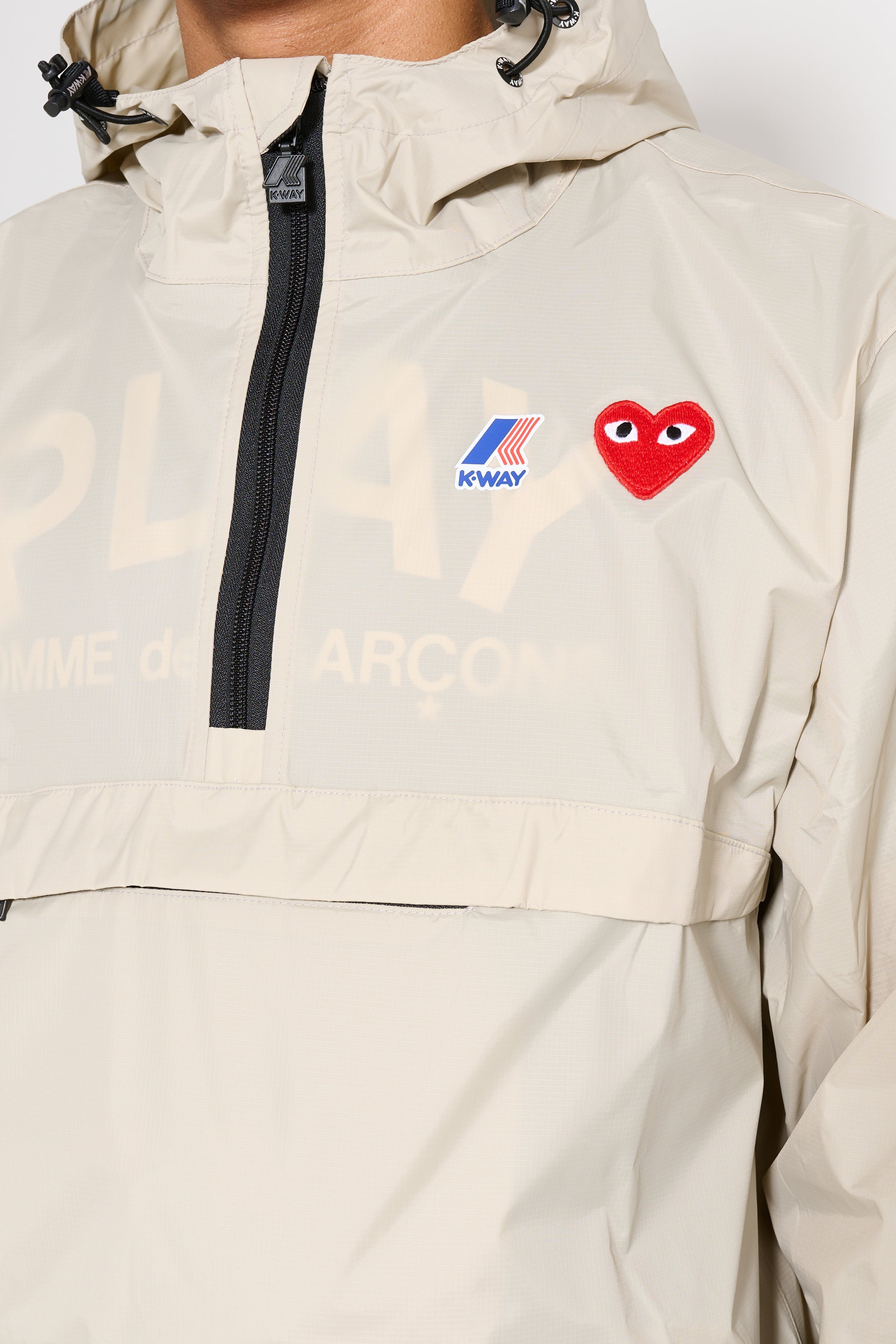 COMME DES GARÇONS PLAY X K-WAY LEON HALF ZIP JACKET BEIGE - 4