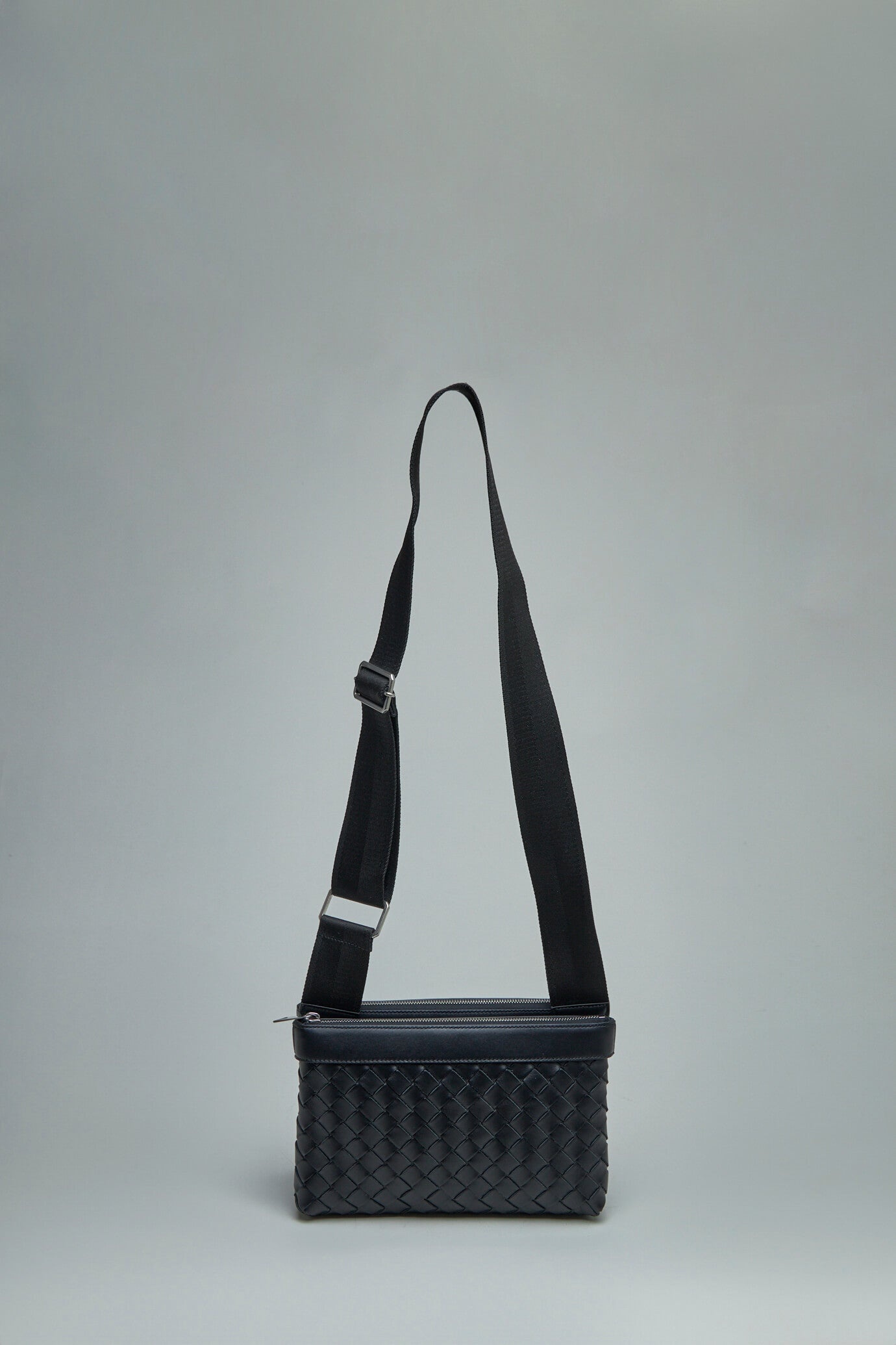 ショルダーバッグ Bottega Veneta Duo Crossbody Bag In Intrecciato Vn Bottega Veneta Intrecciato Duo Crossbody Cobalt Blue in