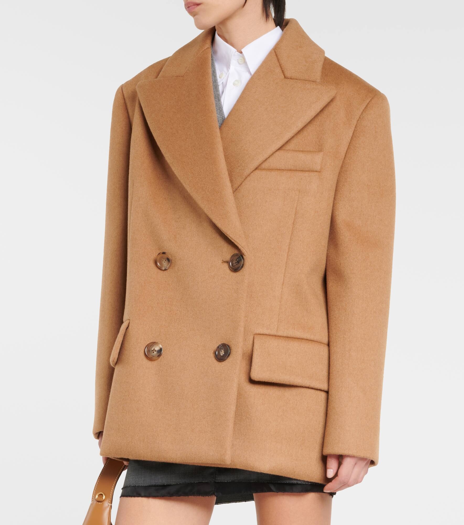 Double-breasted camel hair blazer - 8