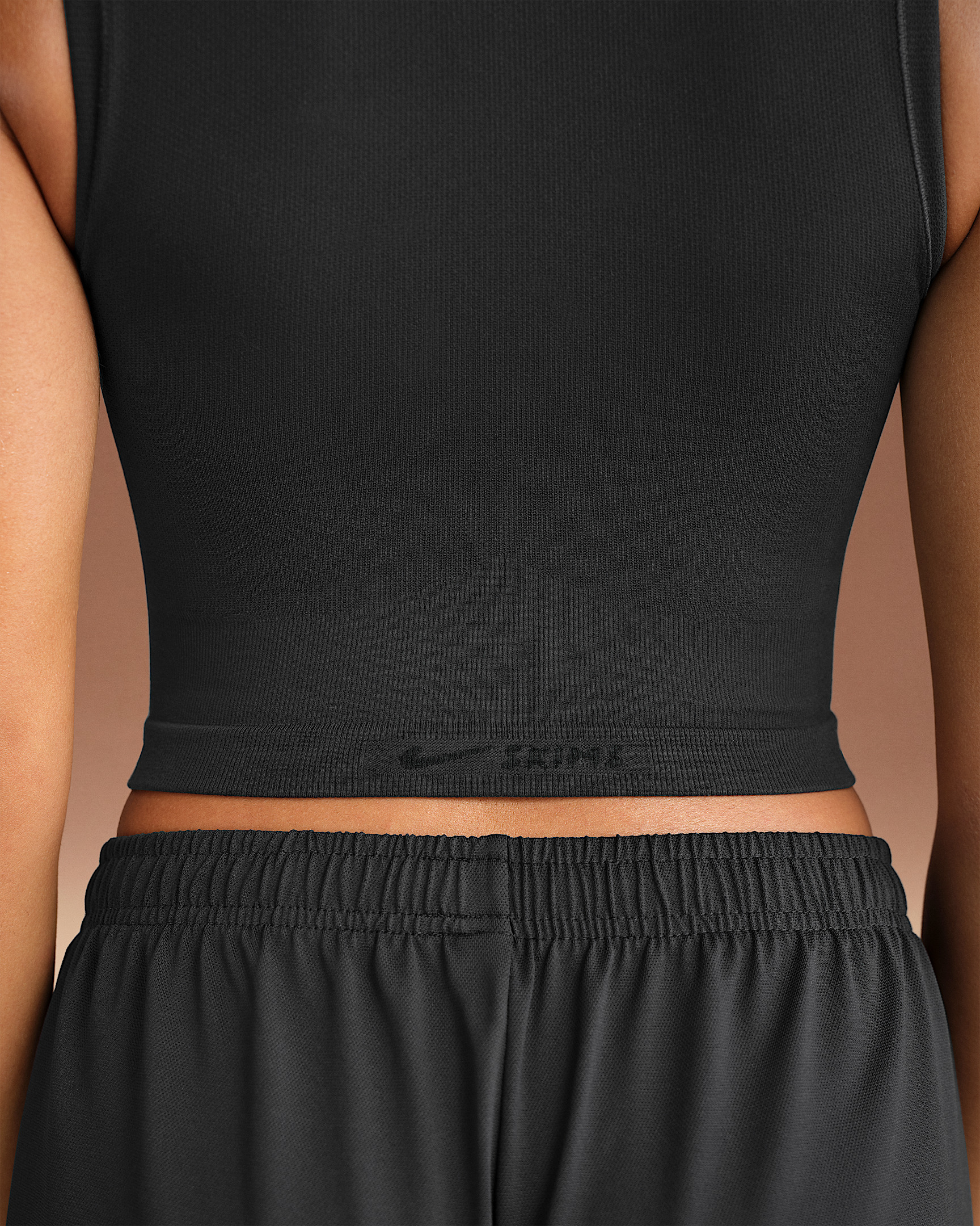NikeSKIMS Vintage Seamless Women's Mock-Neck Long-Line Bra - 6