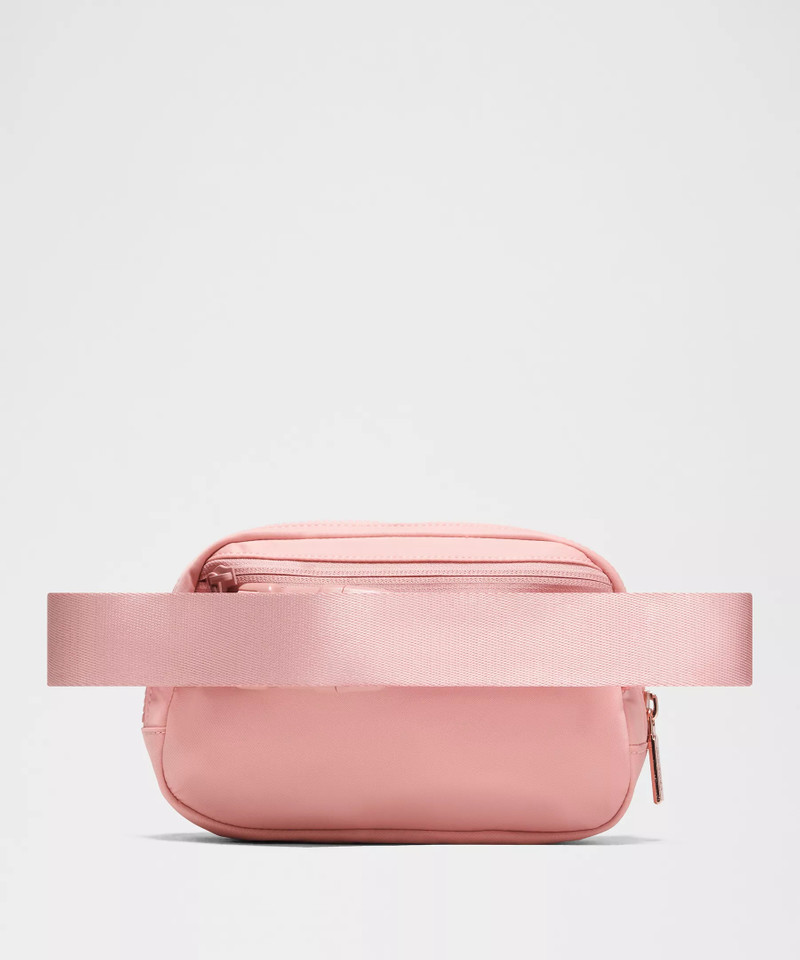 Everywhere Belt Bag with Long Strap 1L 3