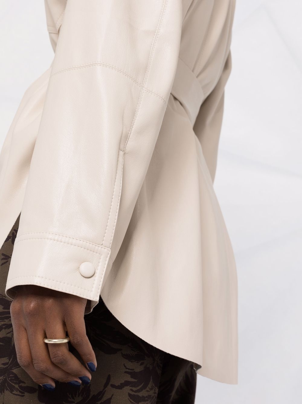 vegan-leather belted oversize shirt - 3