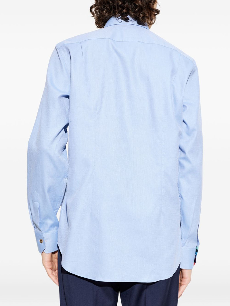 long-sleeved buttoned shirt 4