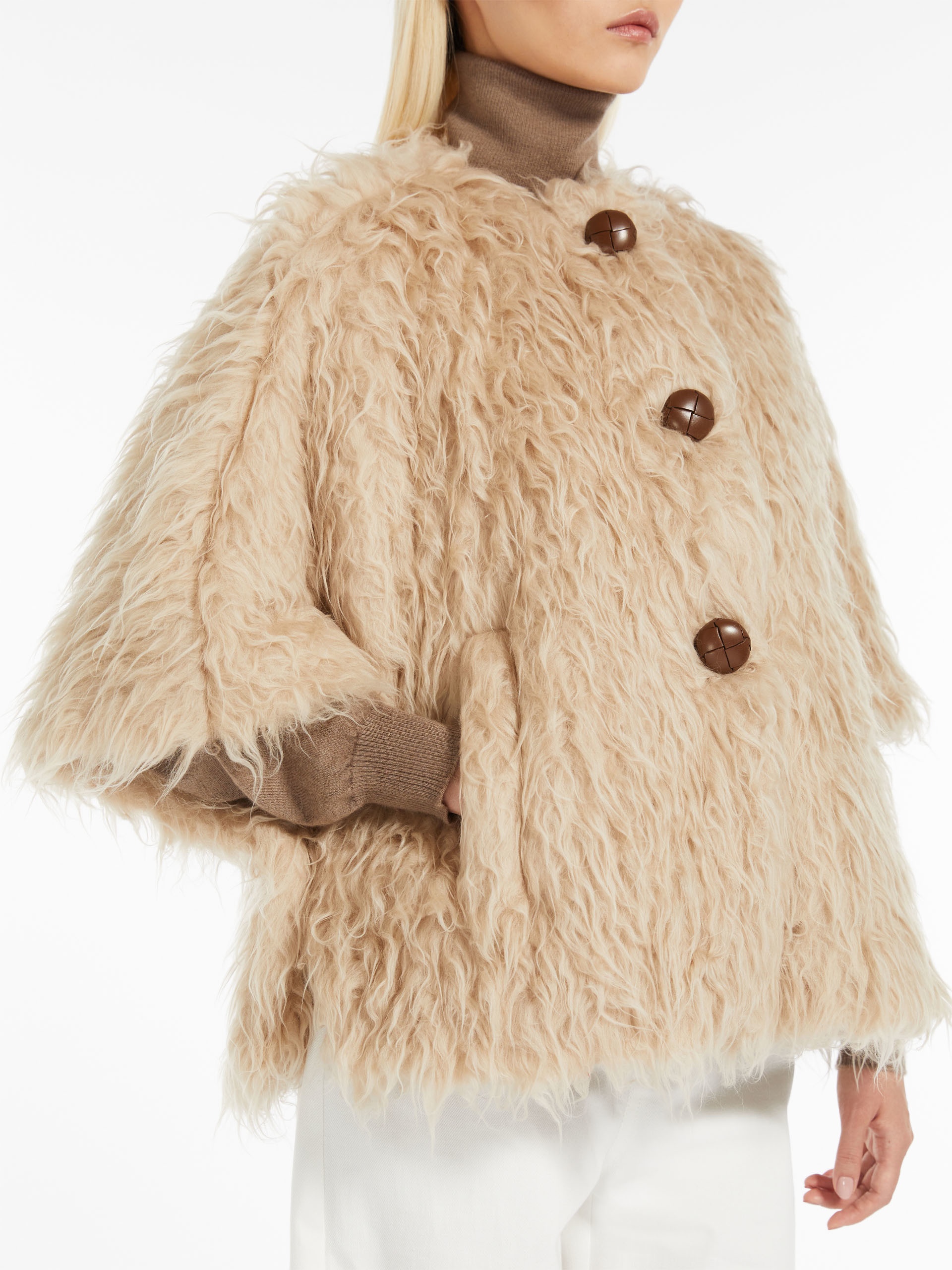 CALAMO Crew-neck cape in long-haired wool - 5