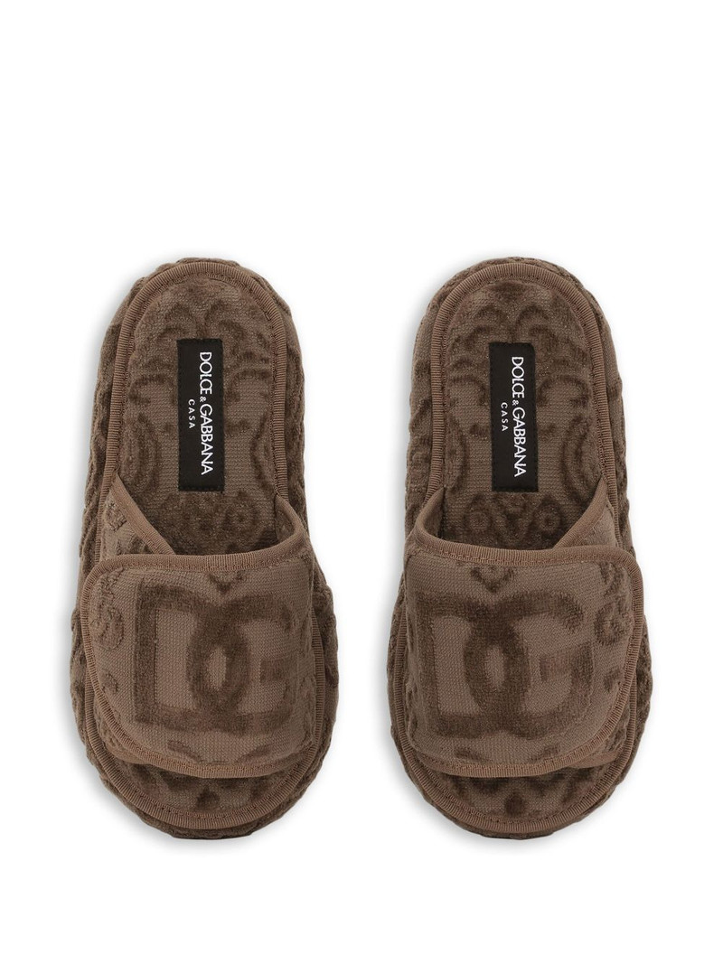 logo-detail slippers 4