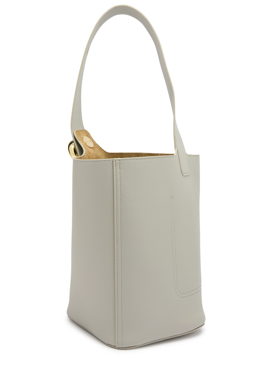 Loewe Pebble Medium Leather Bucket bag - 2