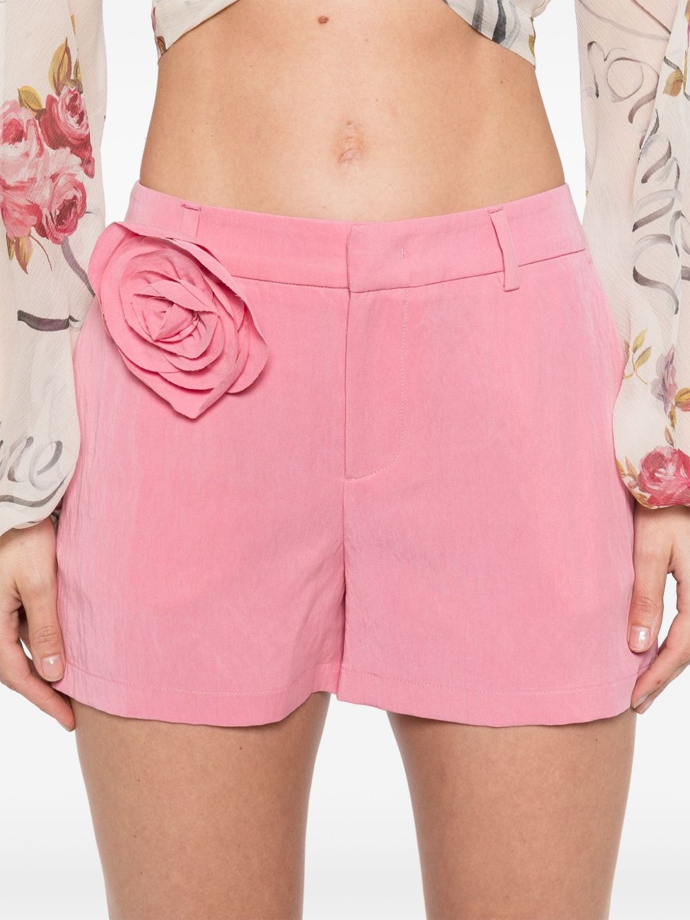 rose-appliqué gabardine shorts - 5