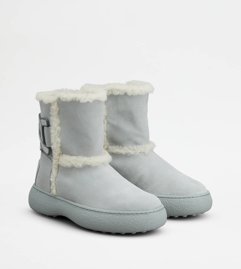 TOD'S W. G. ANKLE BOOTS IN SUEDE - LIGHT BLUE 3