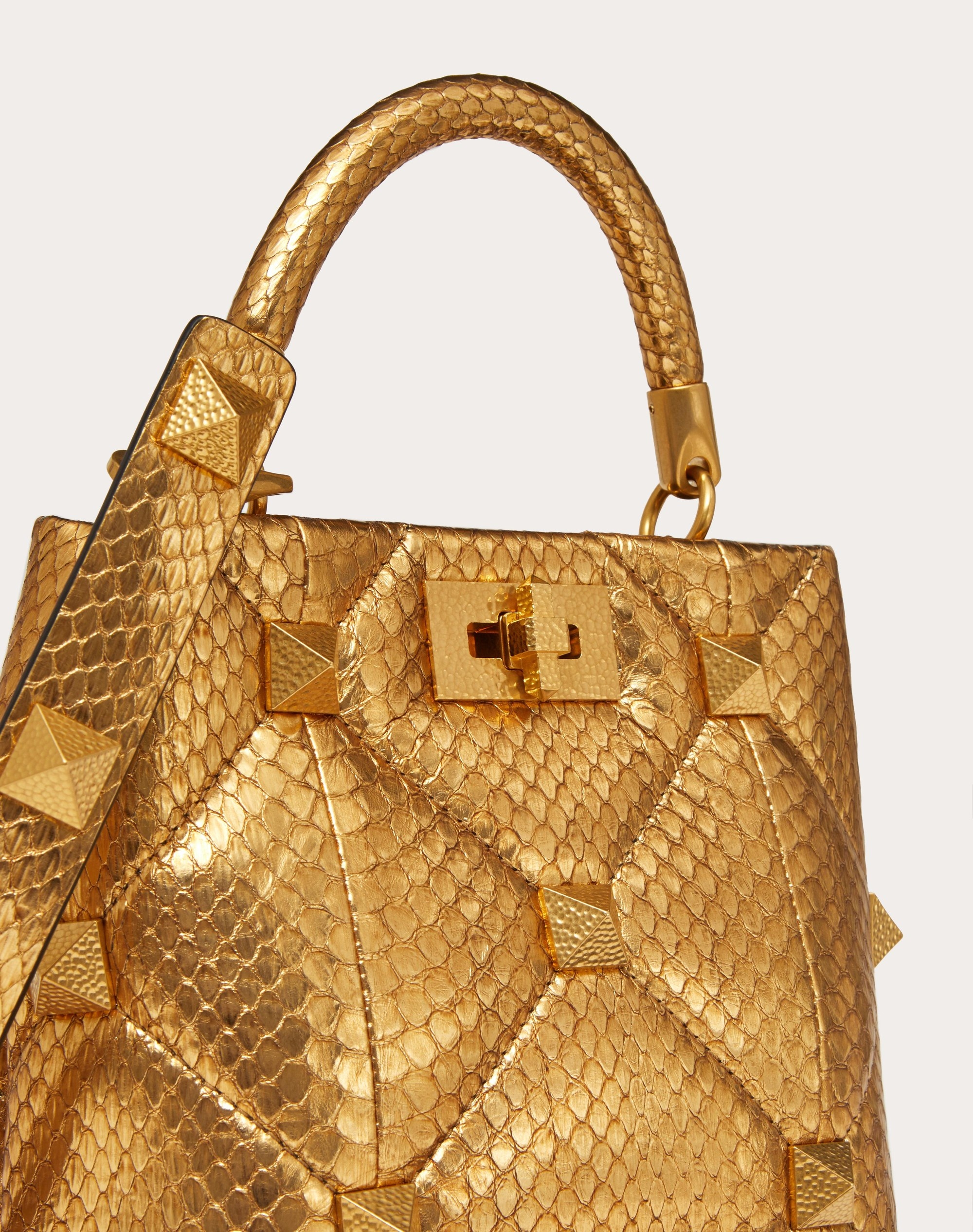 SMALL ROMAN STUD THE HANDLE BAG IN METALLIC SNAKESKIN - 5