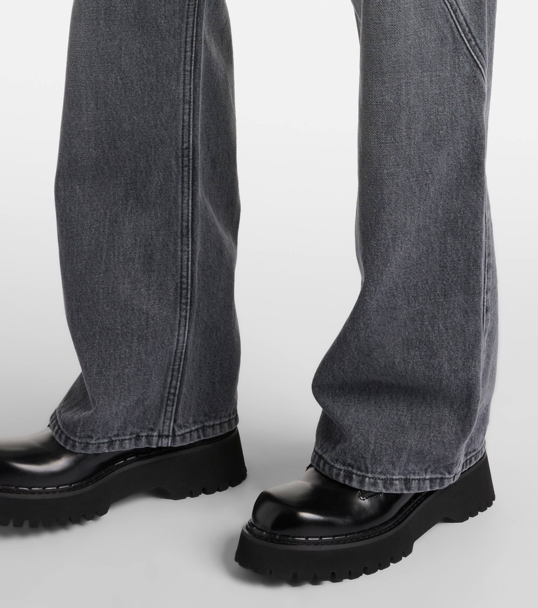 Twisted faded wide-leg jeans - 5