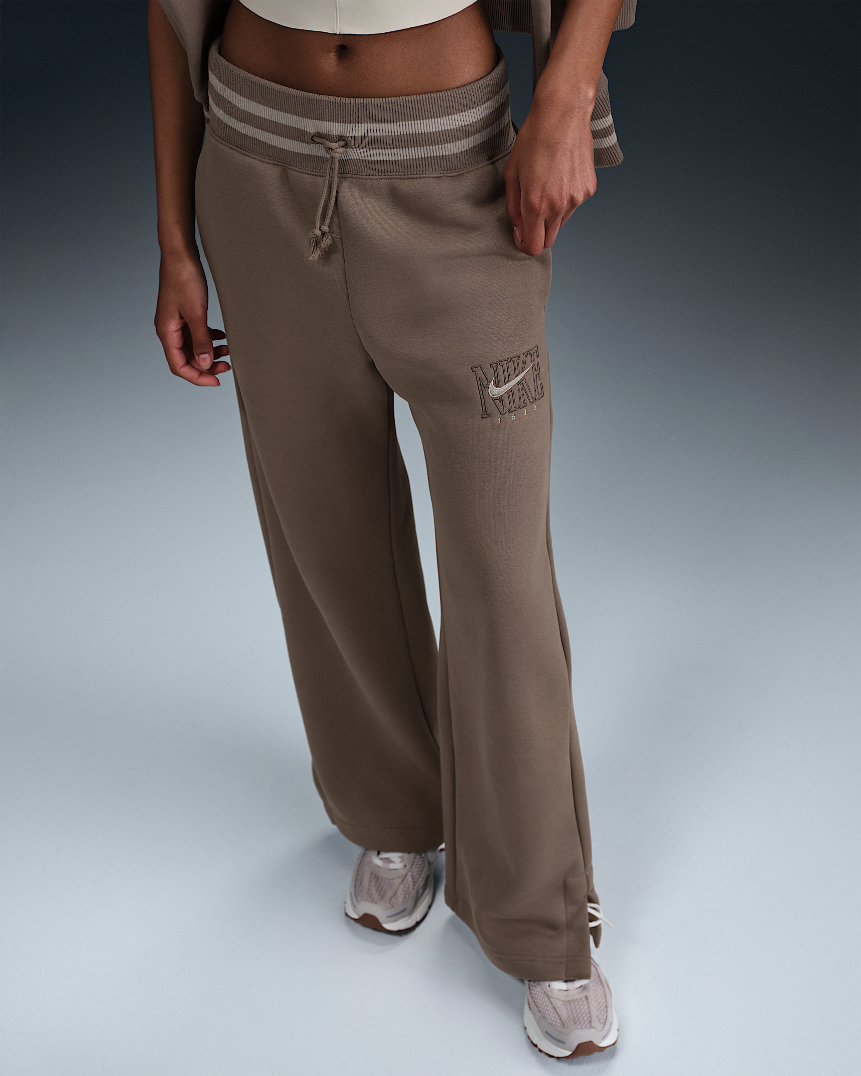 Nike Sportswear Phoenix Fleece Women's High-Waisted Wide-Leg Graphic Pants - 2