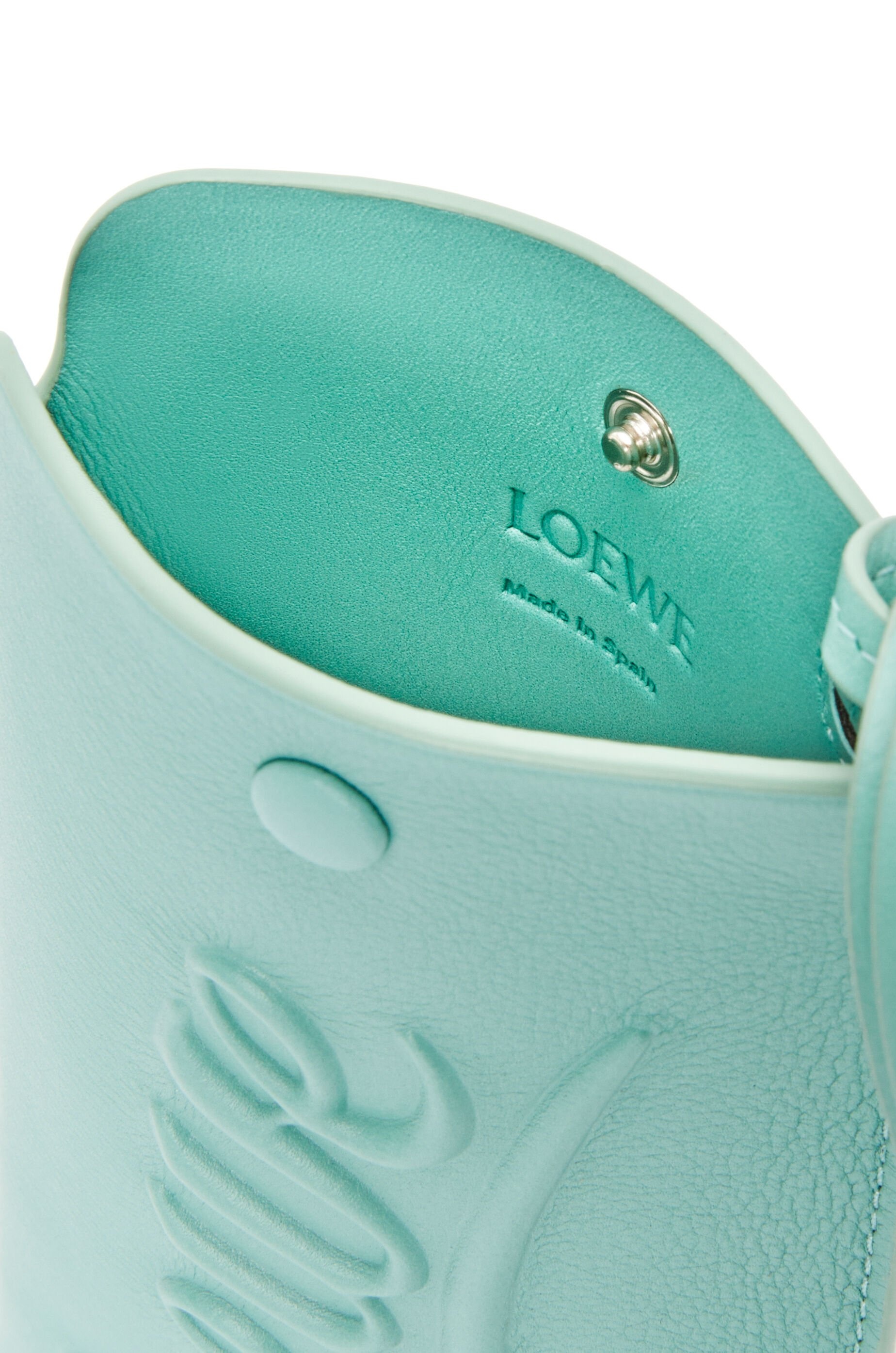 Loop pouch in classic calfskin - 4