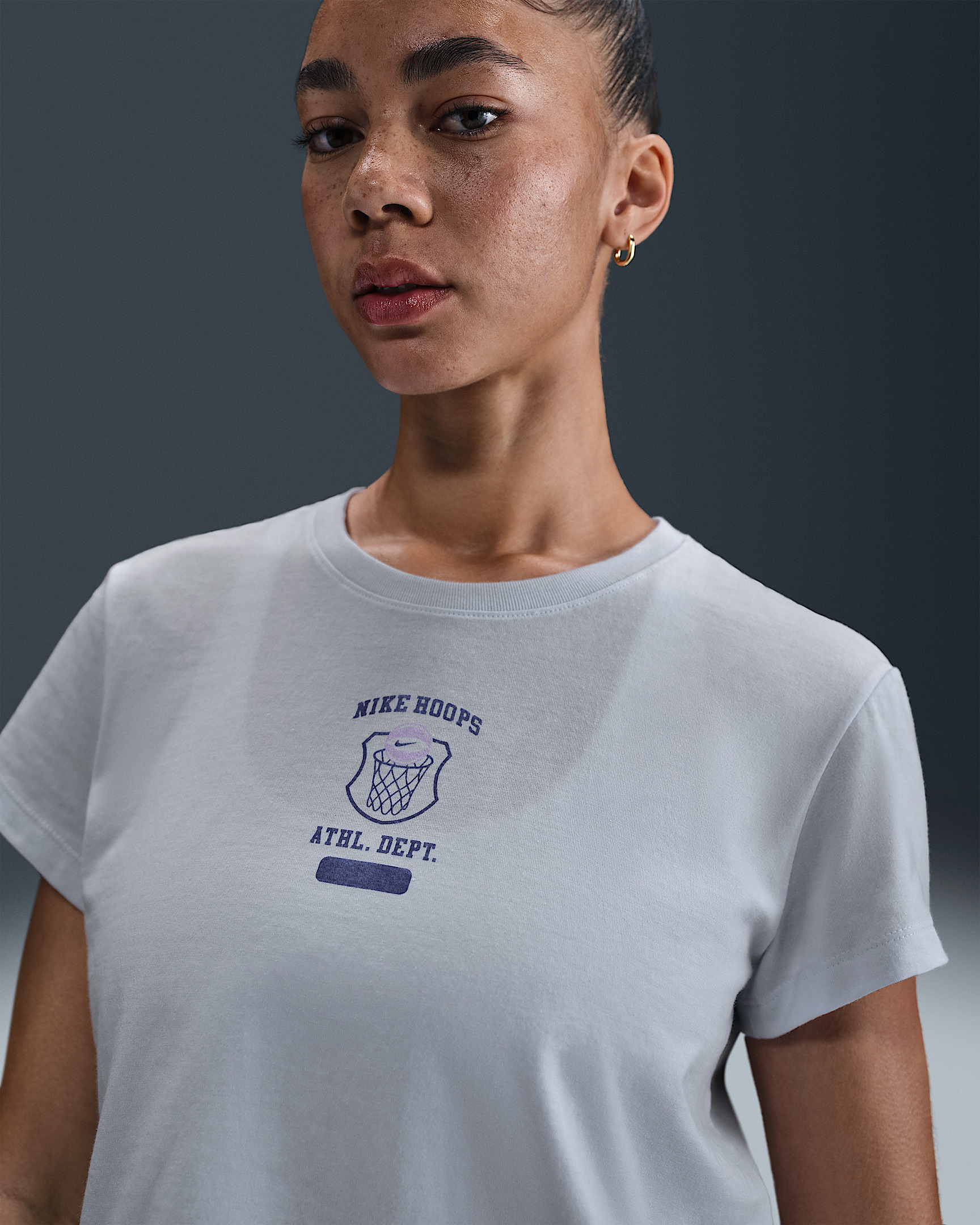Nike Club Women's Cropped T-Shirt - 1