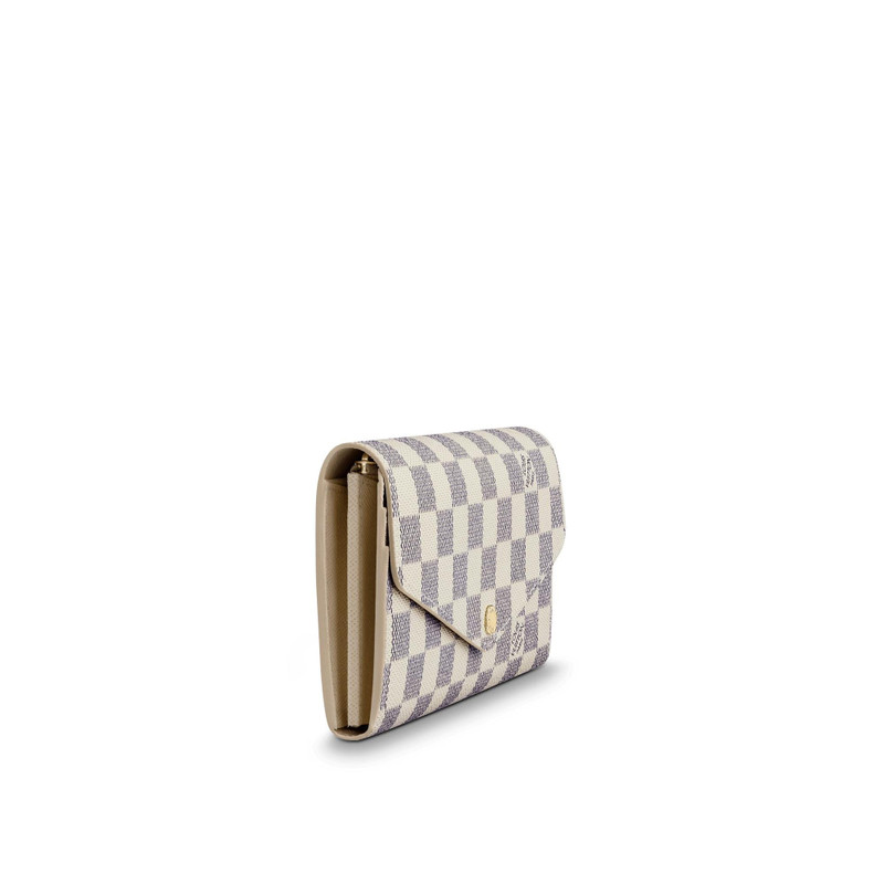Sarah Wallet 3