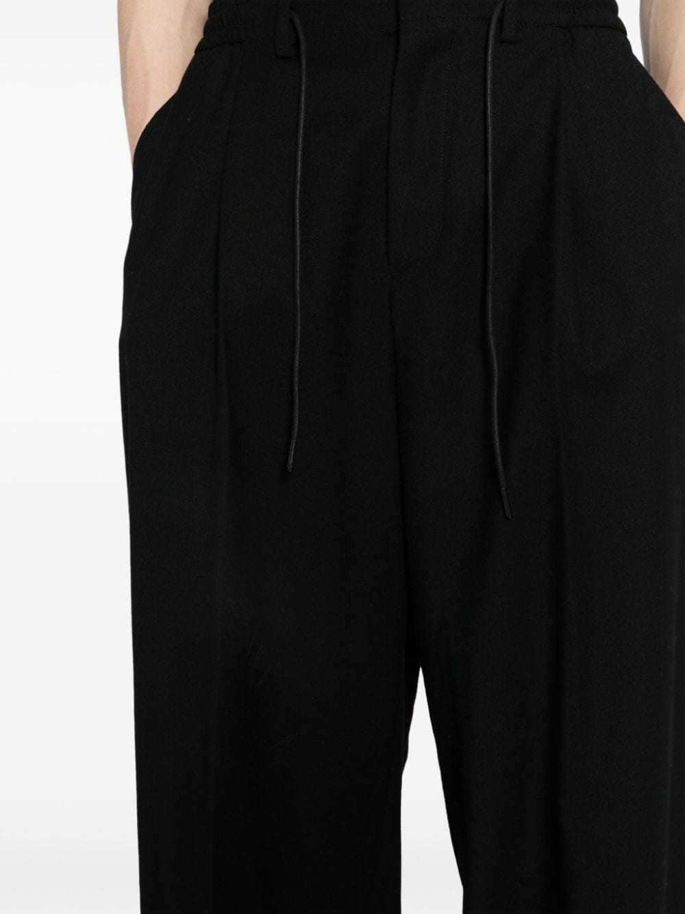 elasticated-waist wool wide-leg trousers - 5