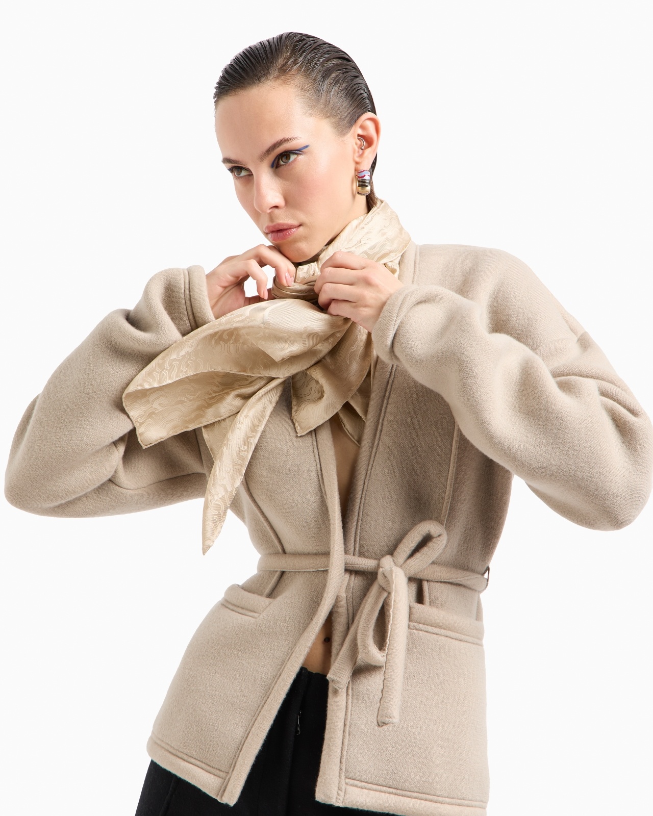 SINGLE-BREASTED JACKET IN VISCOSE AND CASHMERE JERSEY - 6