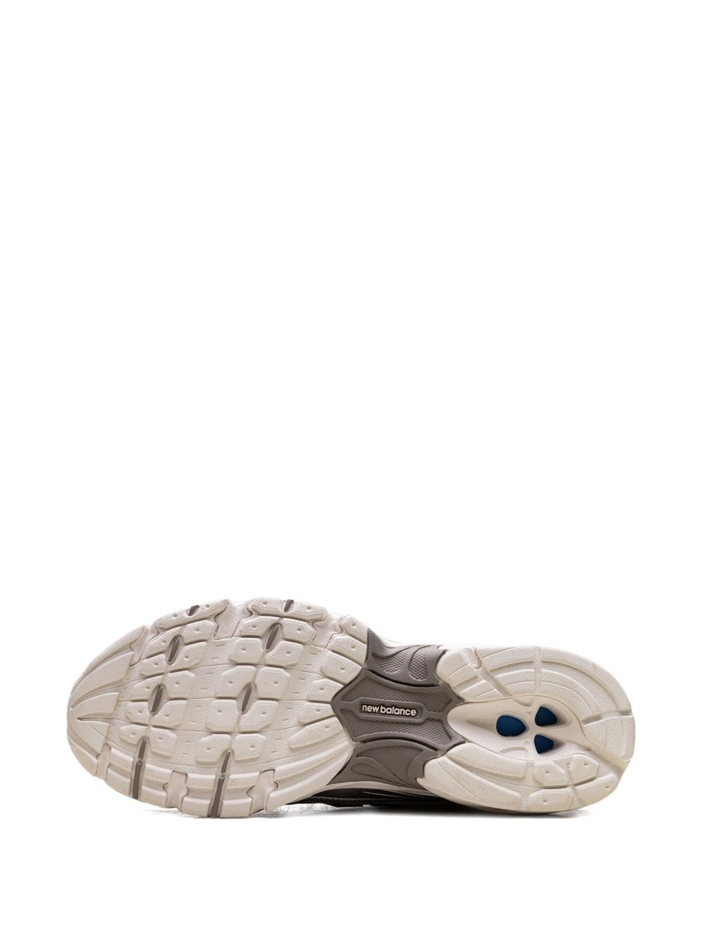 740 "Sea Salt/Arid Stone/Silver Metallic/Mushroom" sneakers - 5