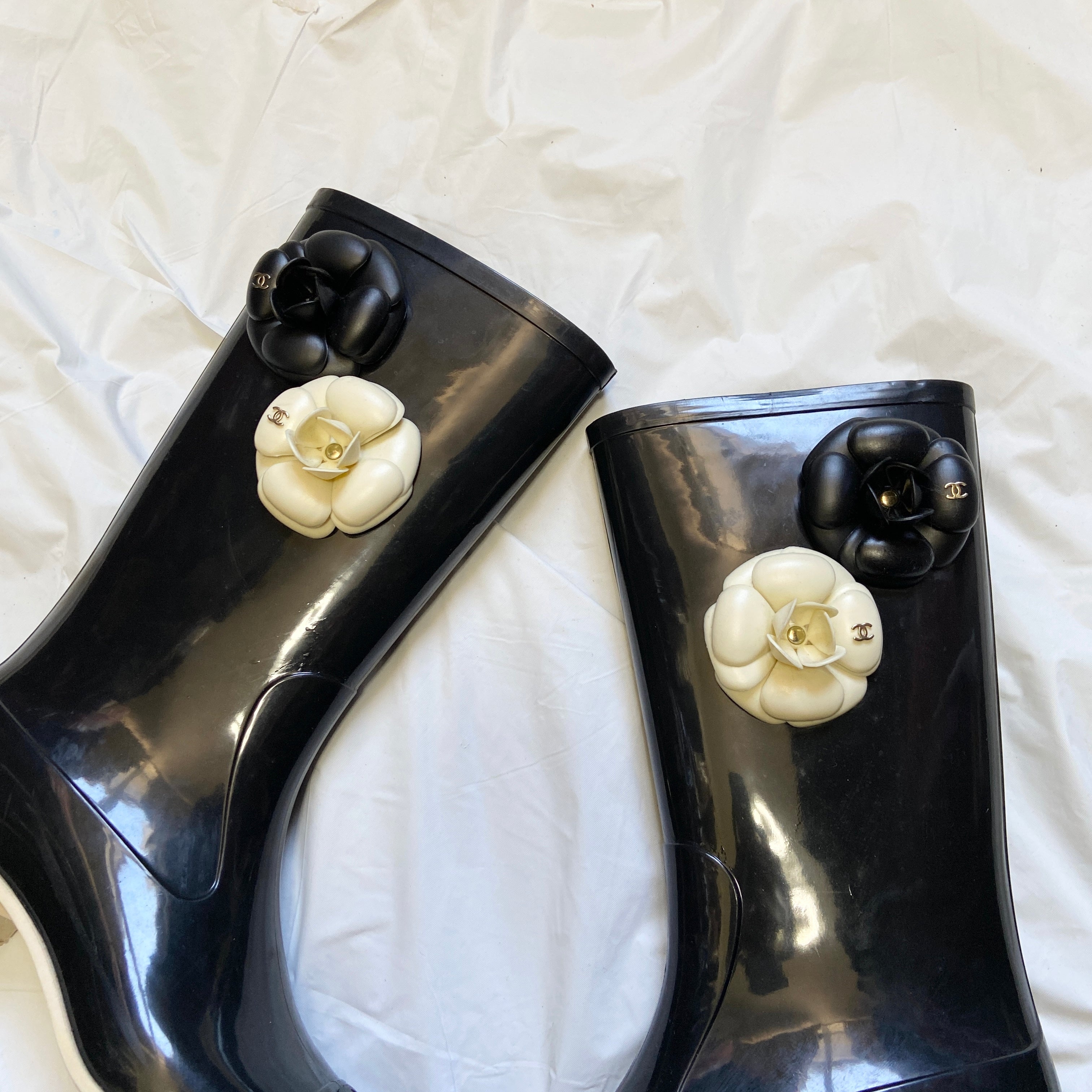 Chanel Karl black floral rainboots 37 - 4
