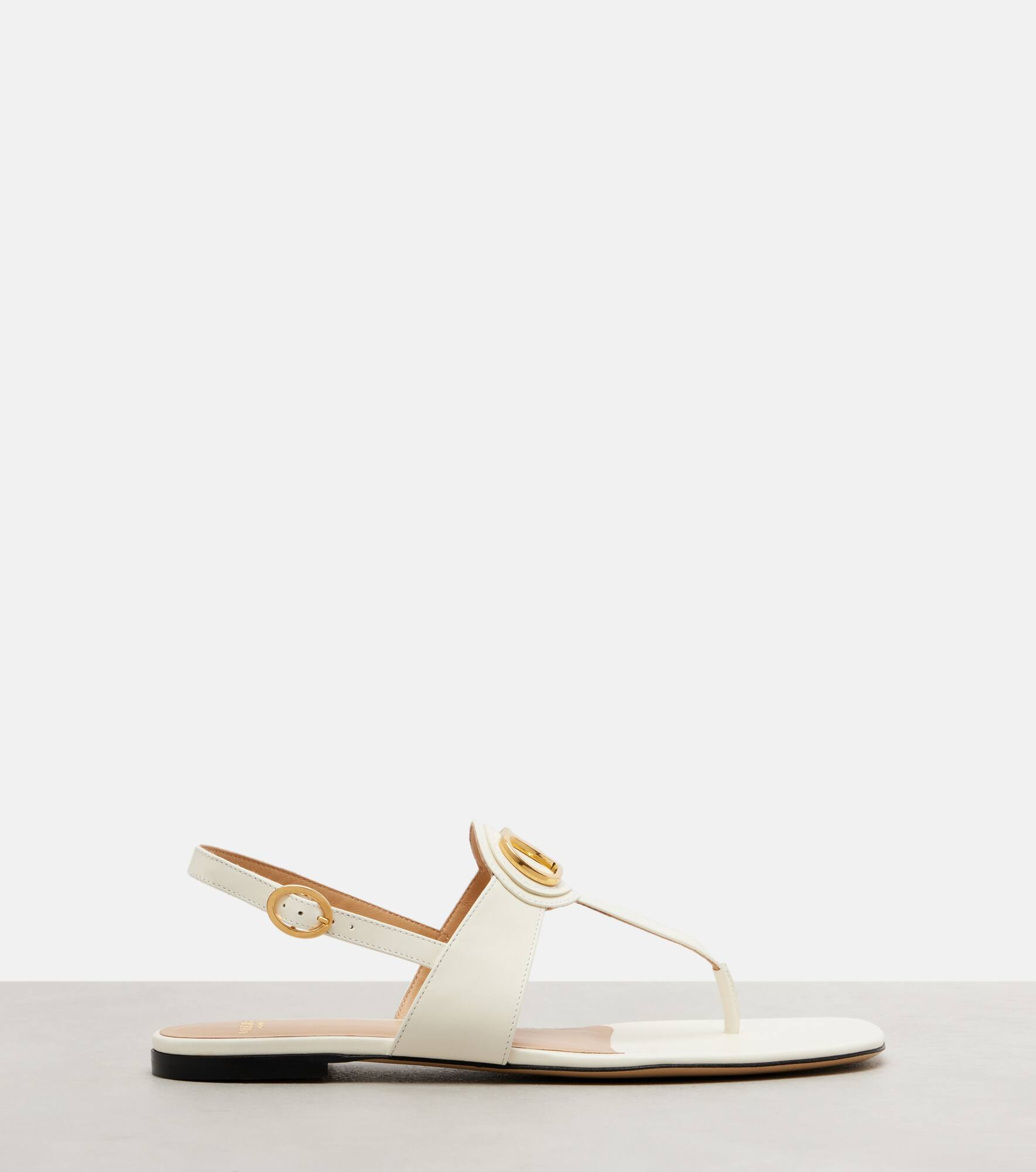 VLogo Signature leather thong sandals - 4