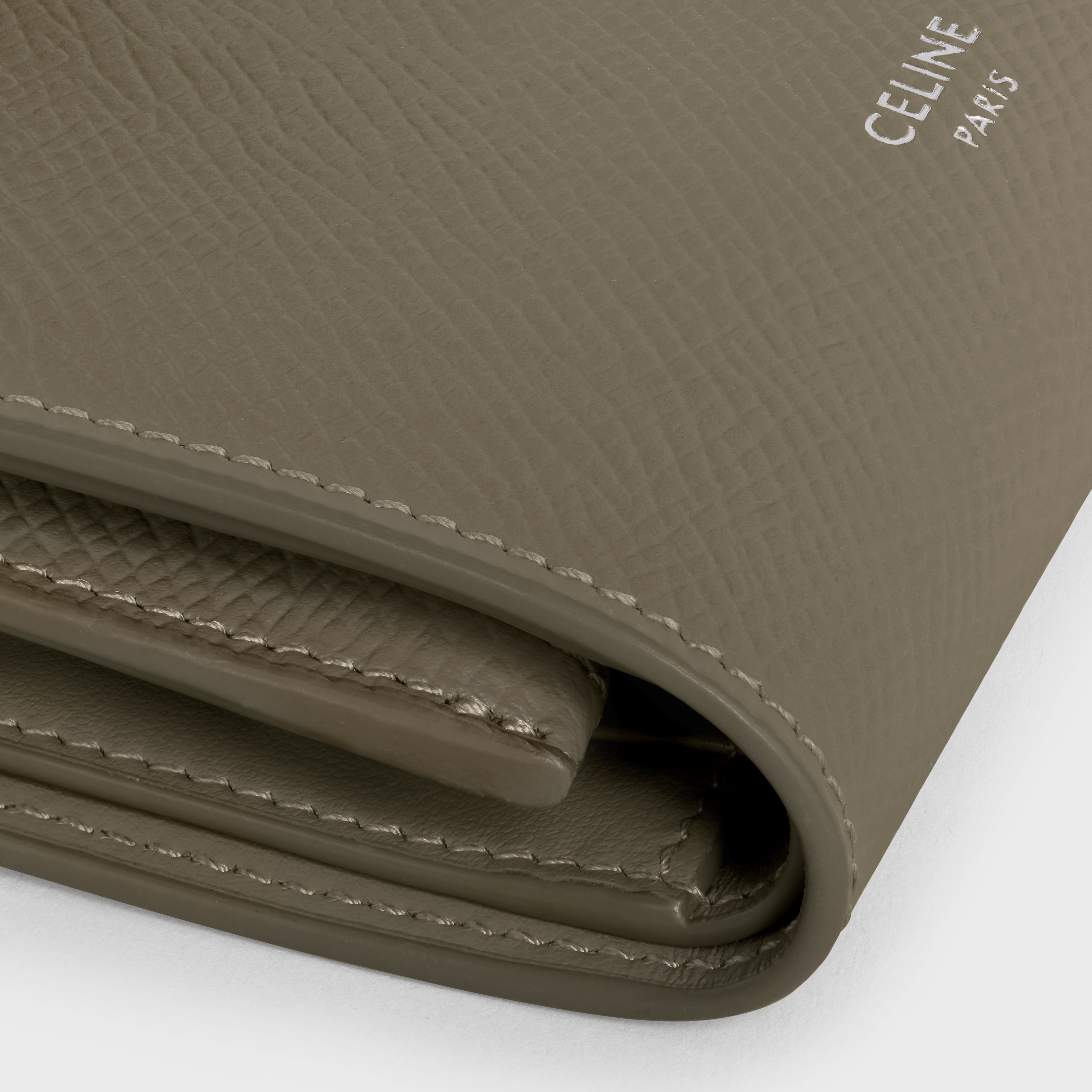 Fine Strap Wallet in Grained Calfskin - 5