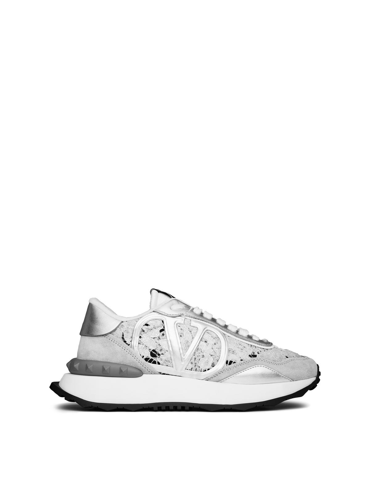 スニーカー VALENTINO LACE RUNNER SNEAKERS Valentino Garavani Lacerunner Sneakers | Black | FARFETCH